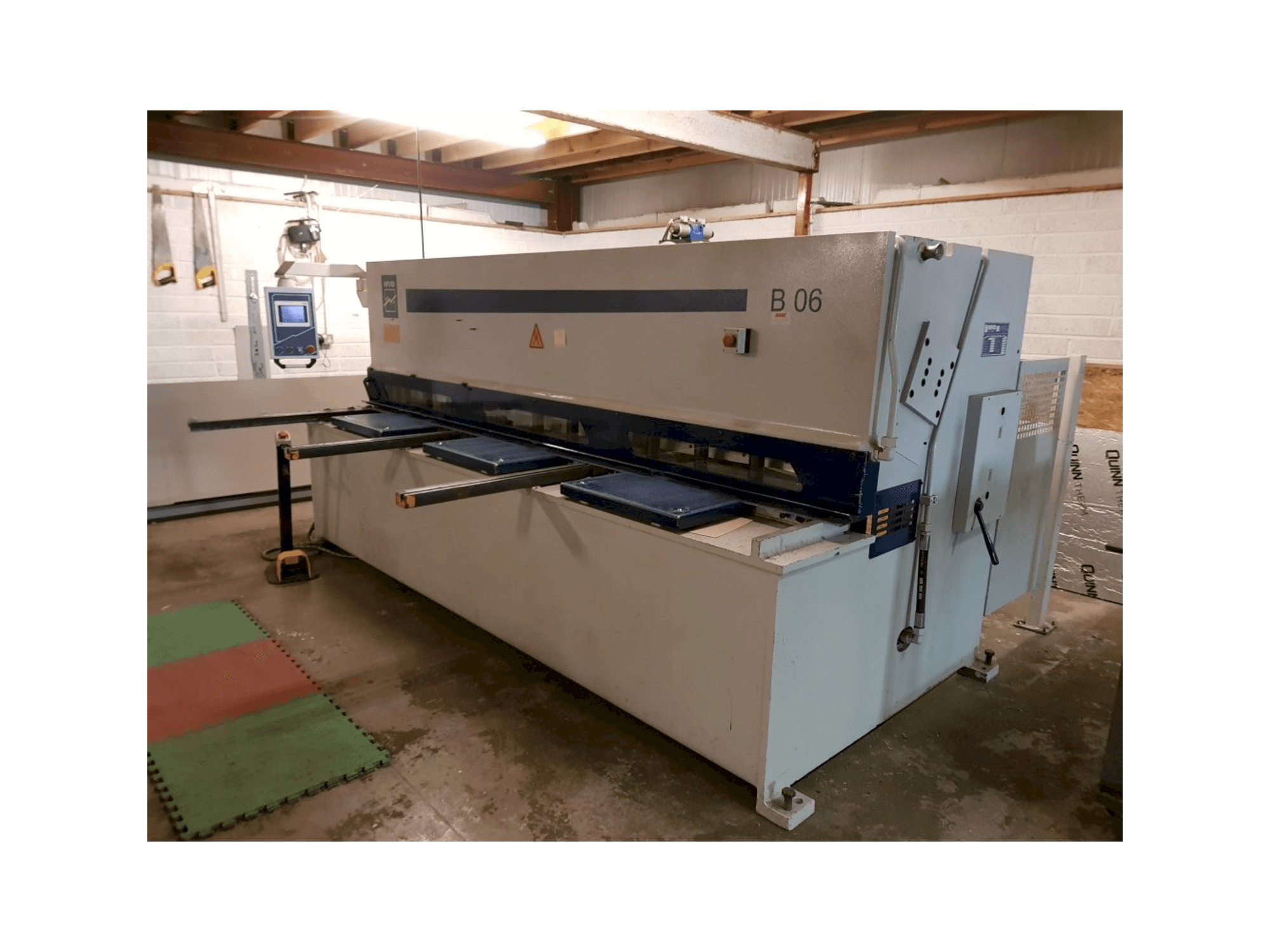 MVD B 06-3100-maskinen framifrån