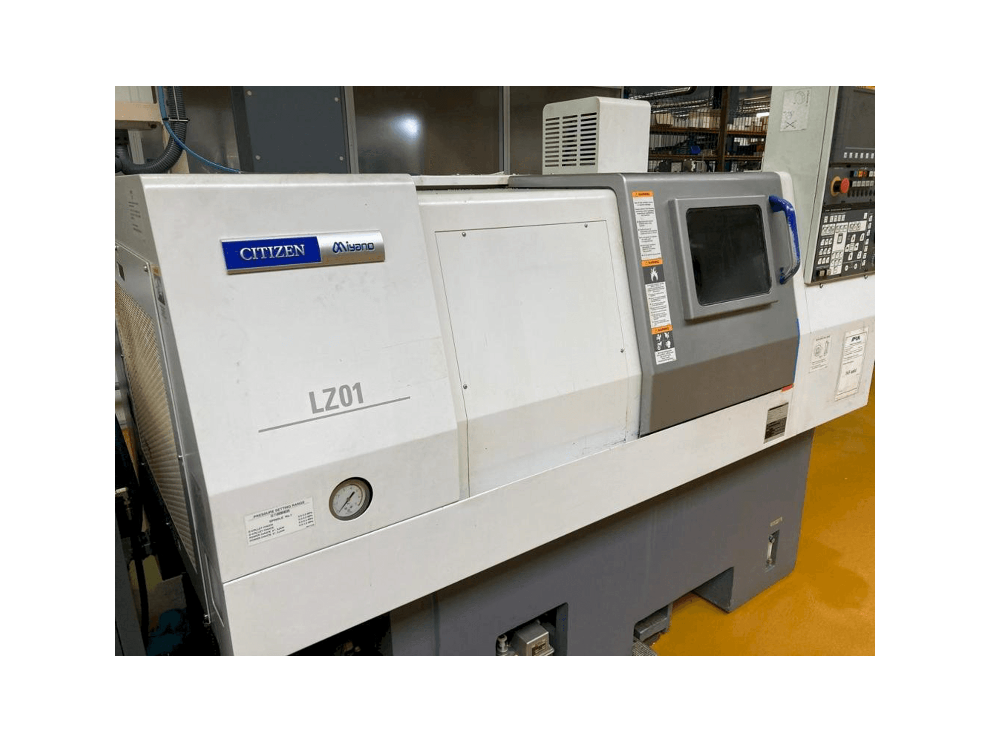 Miyano LZ-01RY2-maskinen framifrån