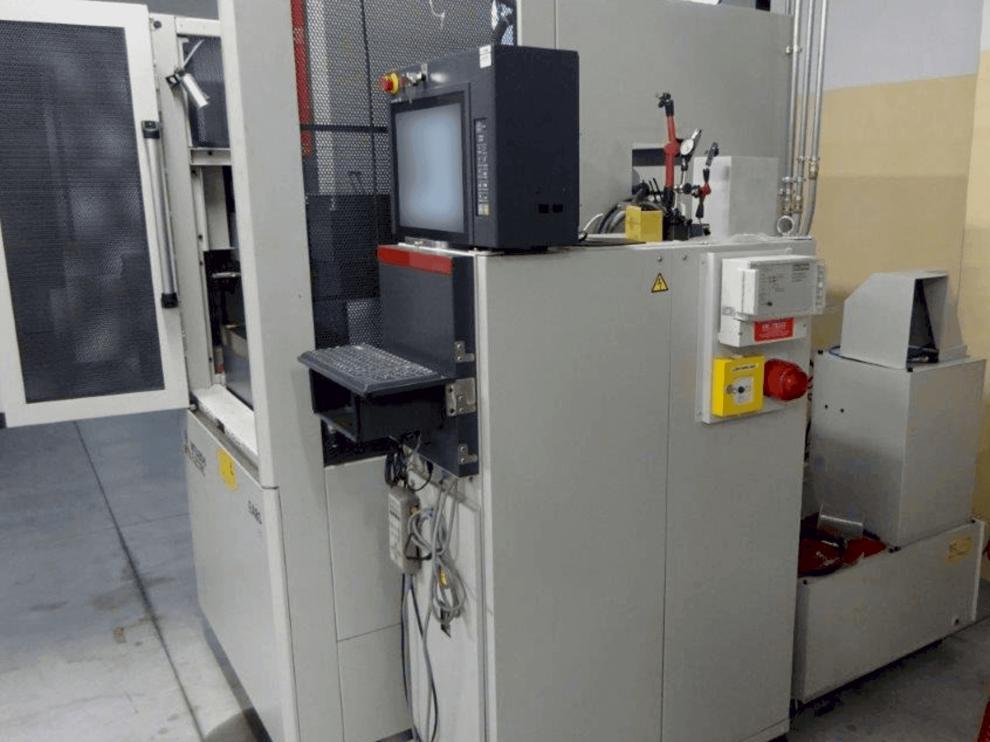Mitsubishi Electric EA8-S-maskinen framifrån