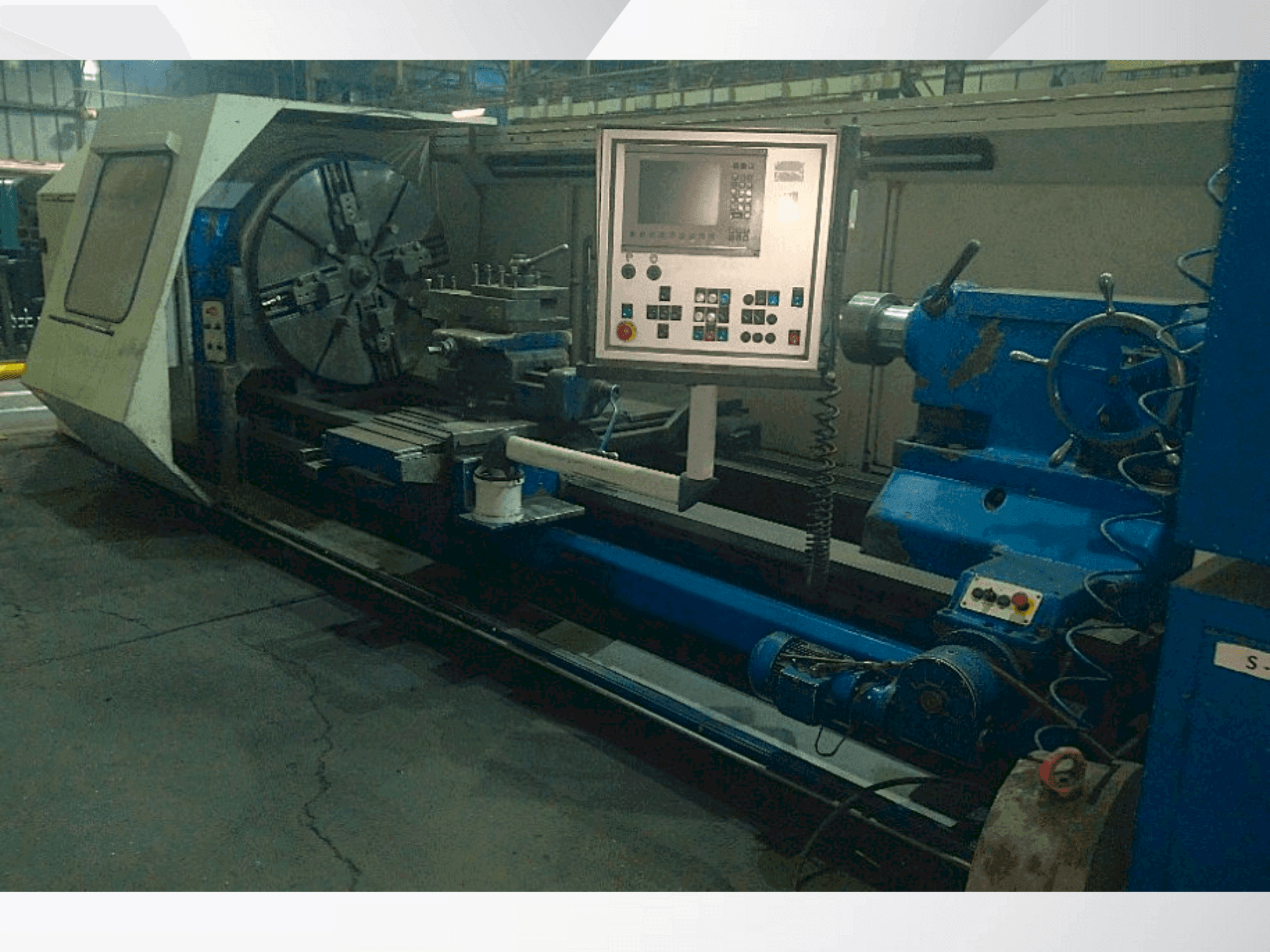 SKODA SRM 125 CNC-maskinen framifrån