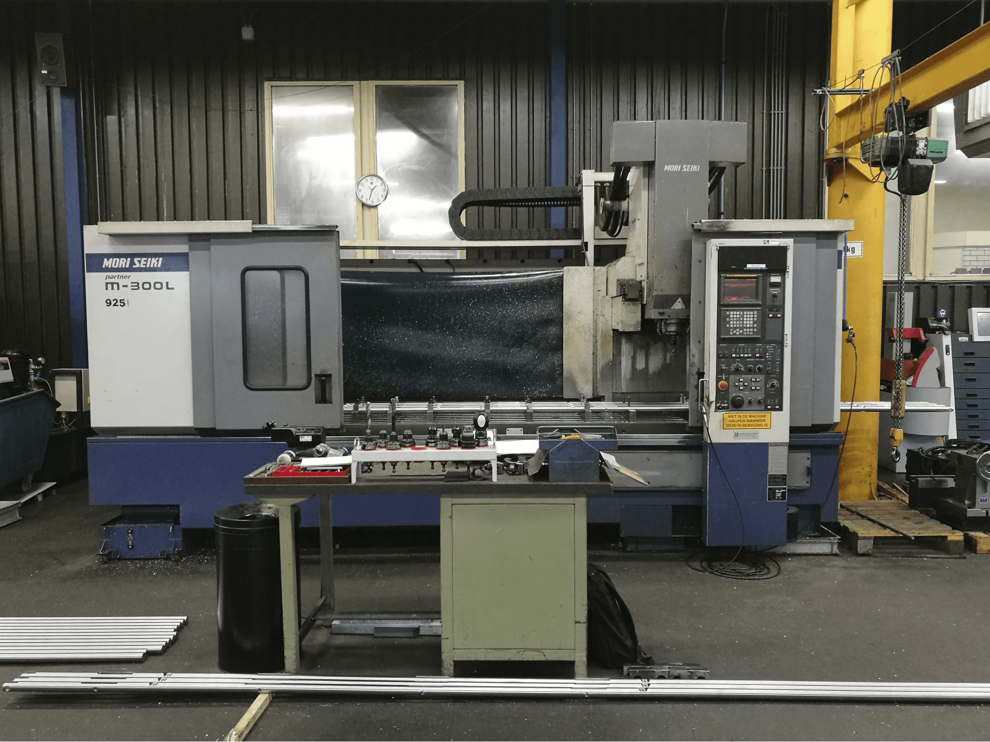 MORI SEIKI-maskinen framifrånM-300L2