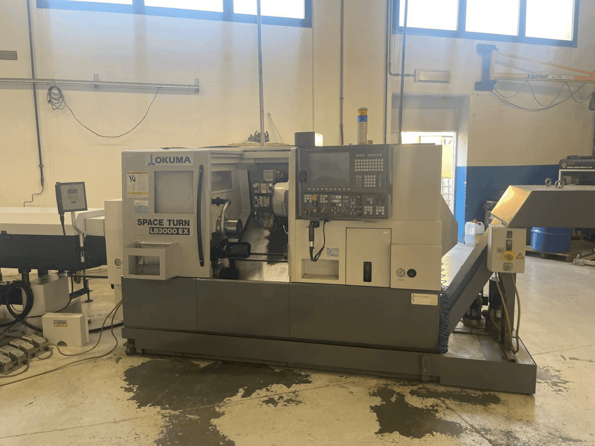 Okuma SPACE TURN LB 3000 EX-maskinen framifrån