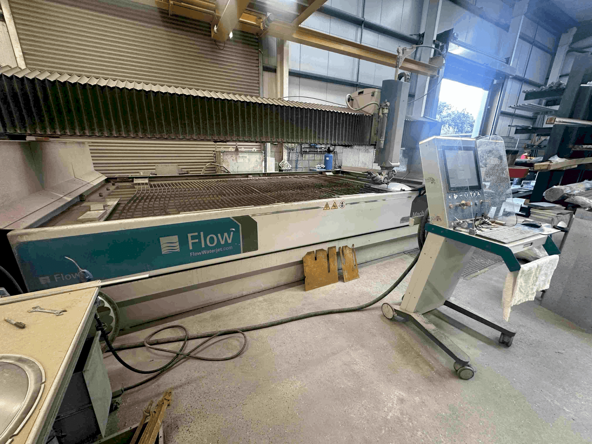 Flow Mach 500-4020-maskinen framifrån