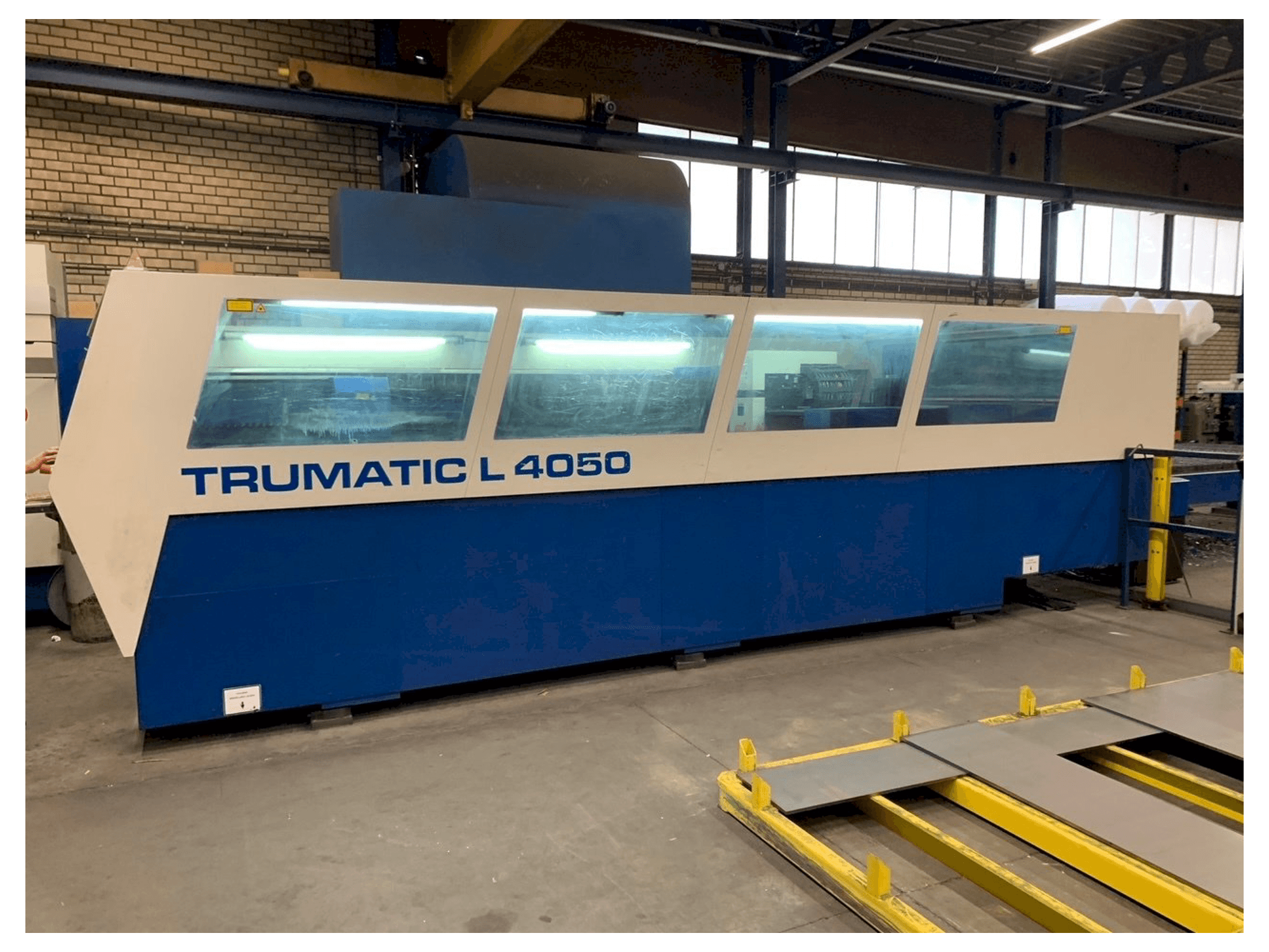 Trumpf Trumatic L4050 5kW CO2 + Liftmaster-maskinen framifrån
