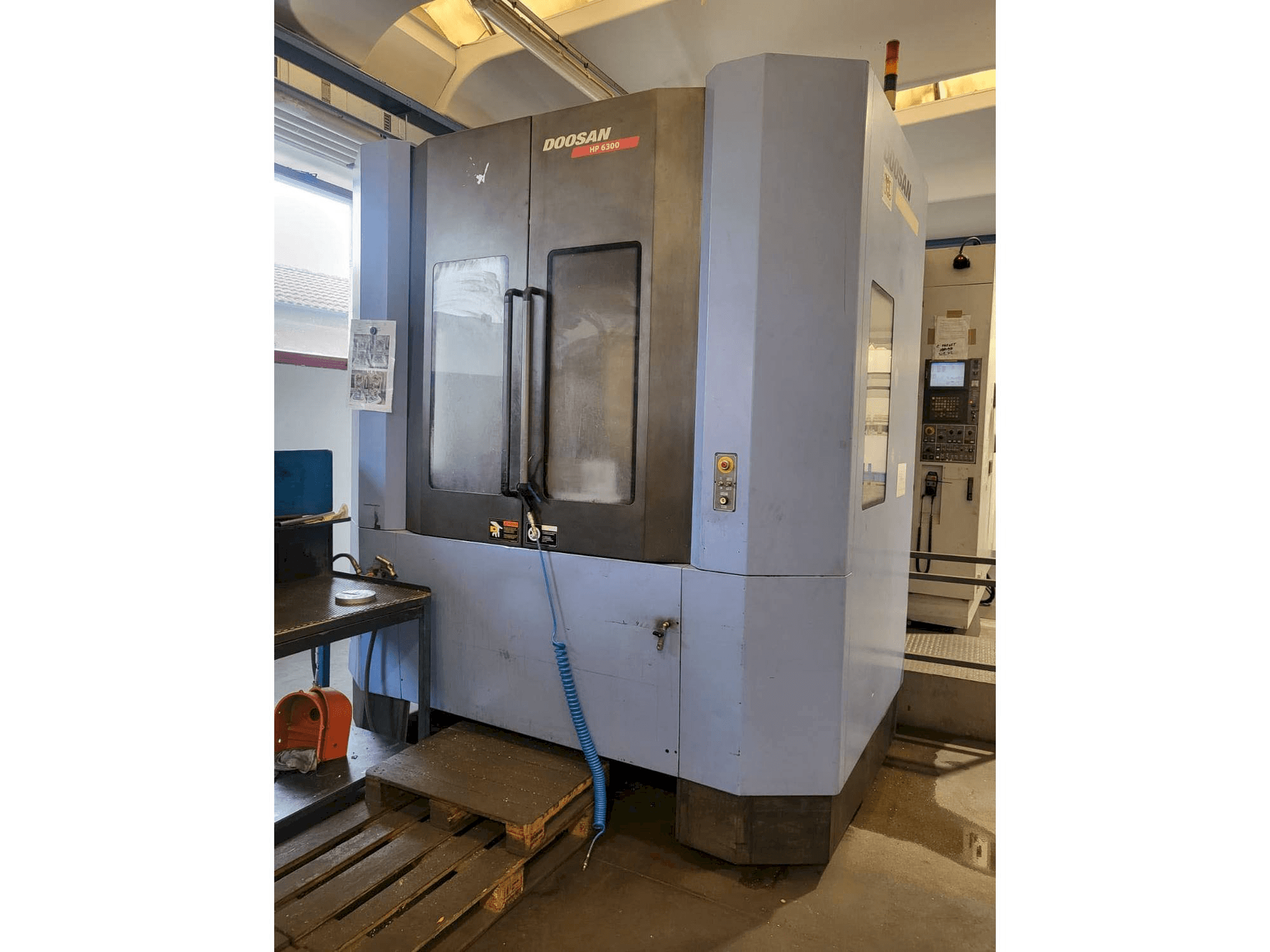 Doosan HP 6300-maskinen framifrån