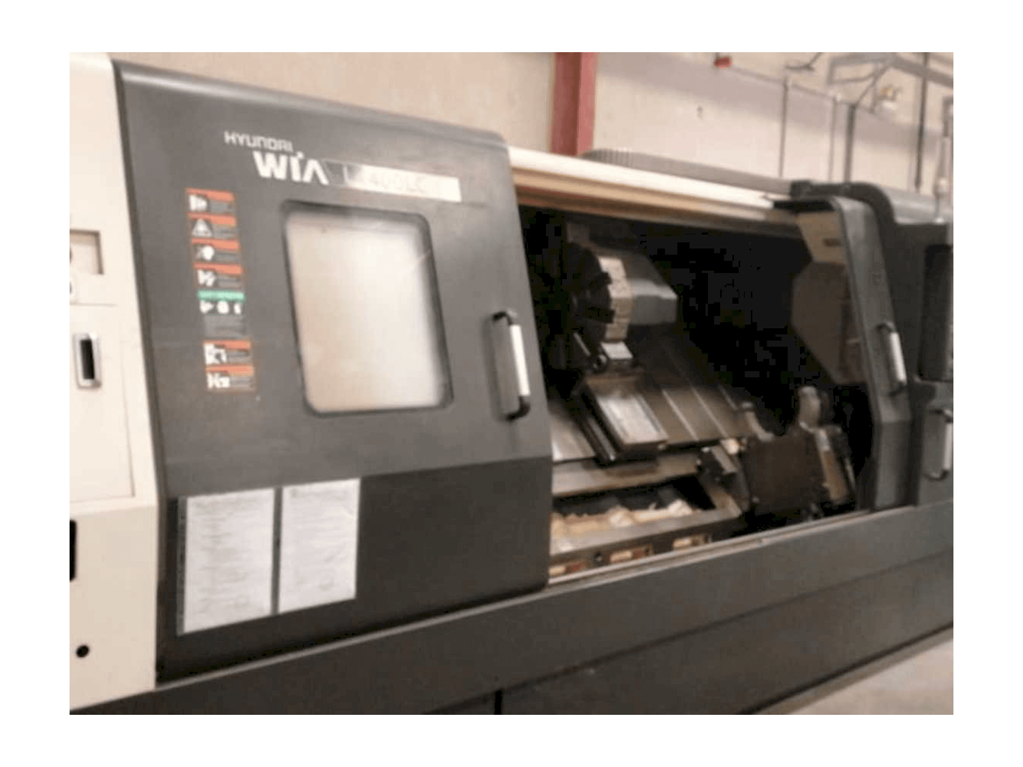 Hyundai Wia L400LC-maskinen framifrån