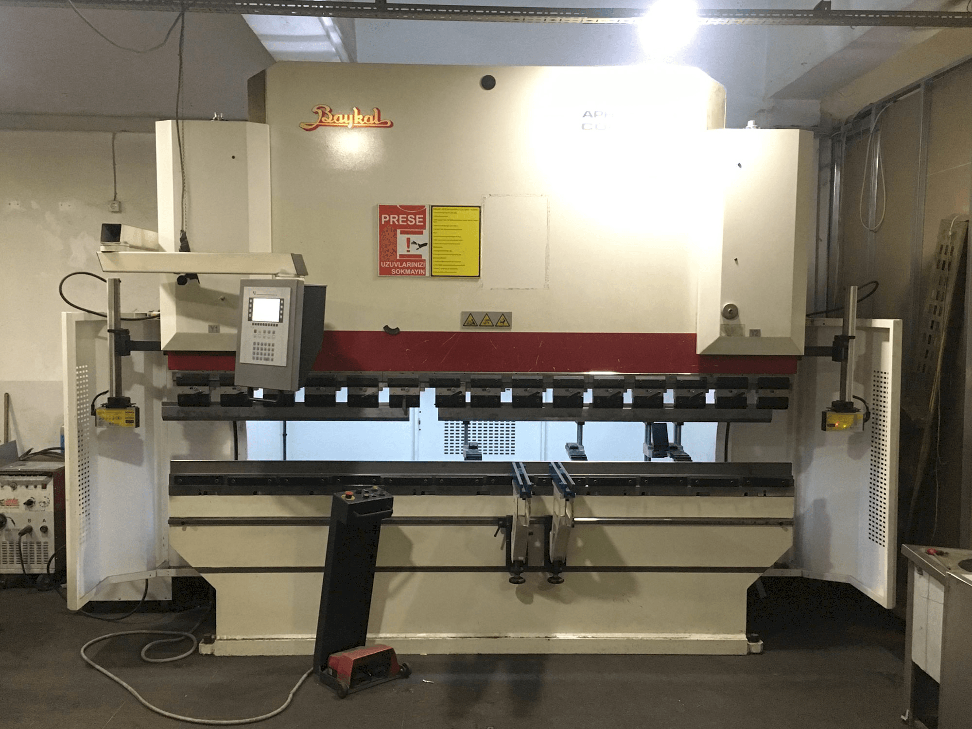 Baykal APHS 31120-maskinen framifrån