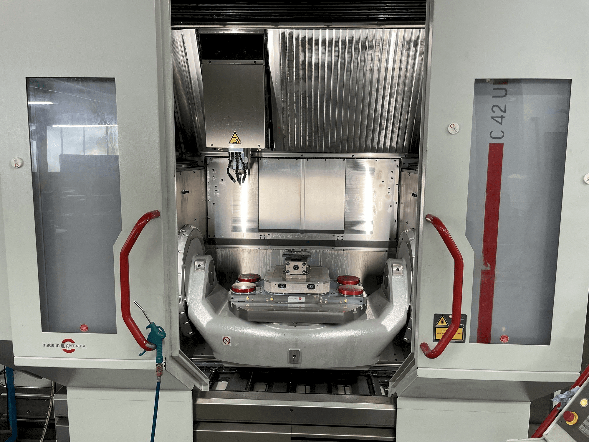 HERMLE C 42 U-maskinen framifrån