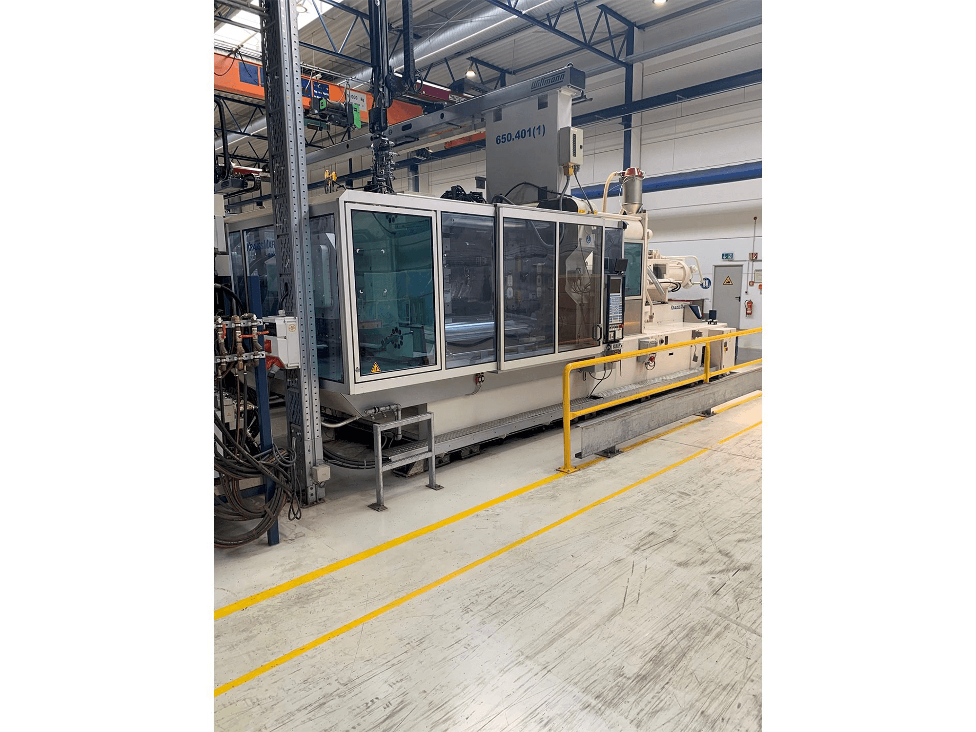 Krauss Maffei 650-2700-520 CL-maskinen framifrån