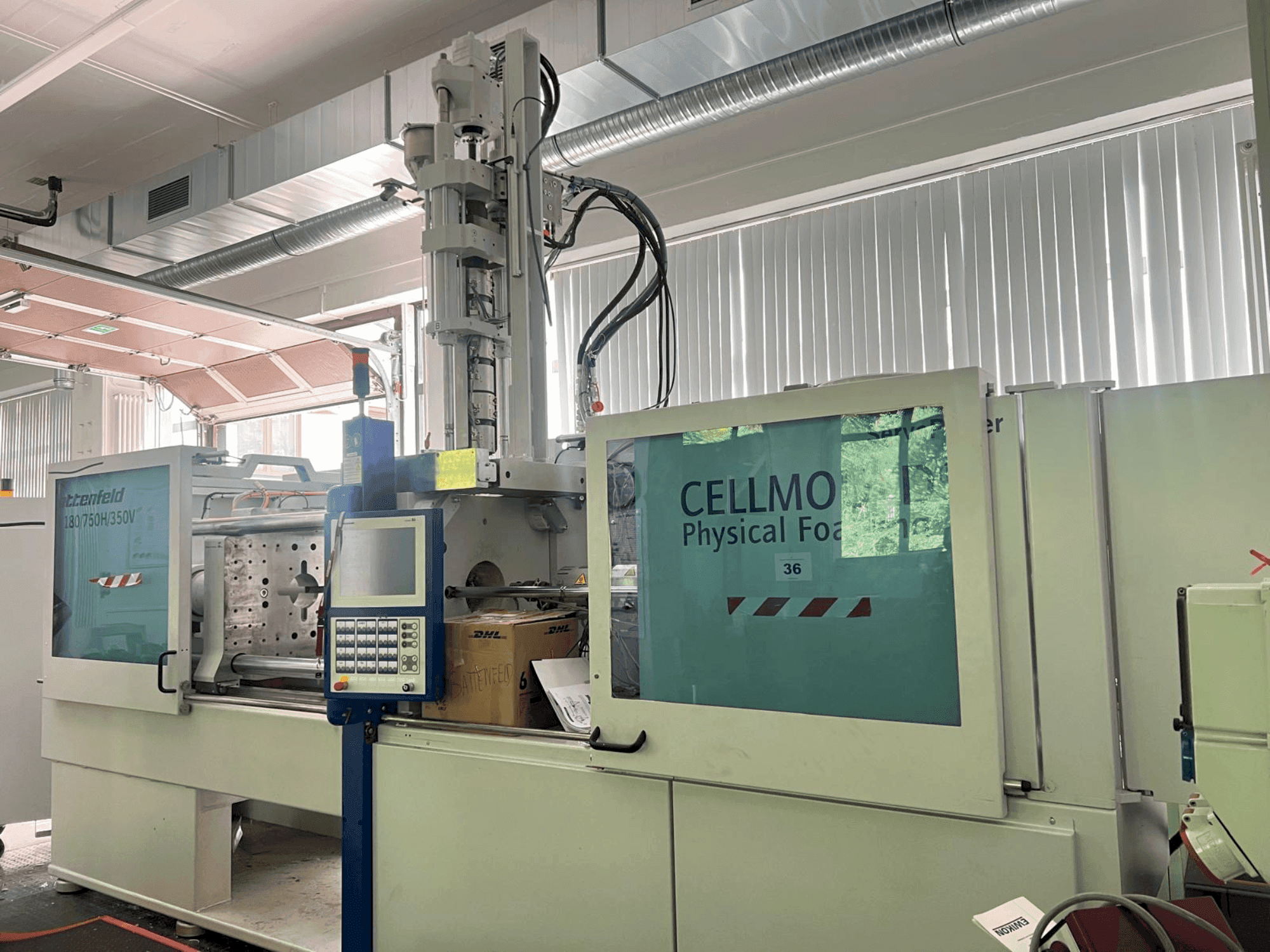 WITTMANN Battenfeld HM 180/750H/350V-maskinen framifrån