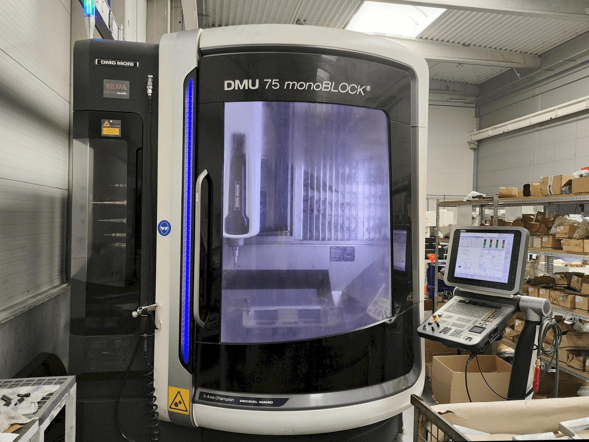 DMG MORI DMU 75 monoBLOCK-maskinen framifrån