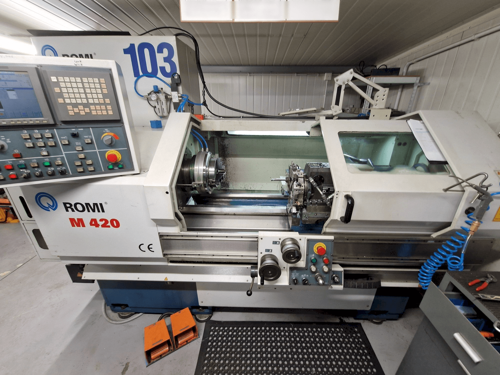 Romi M 420-maskinen framifrån