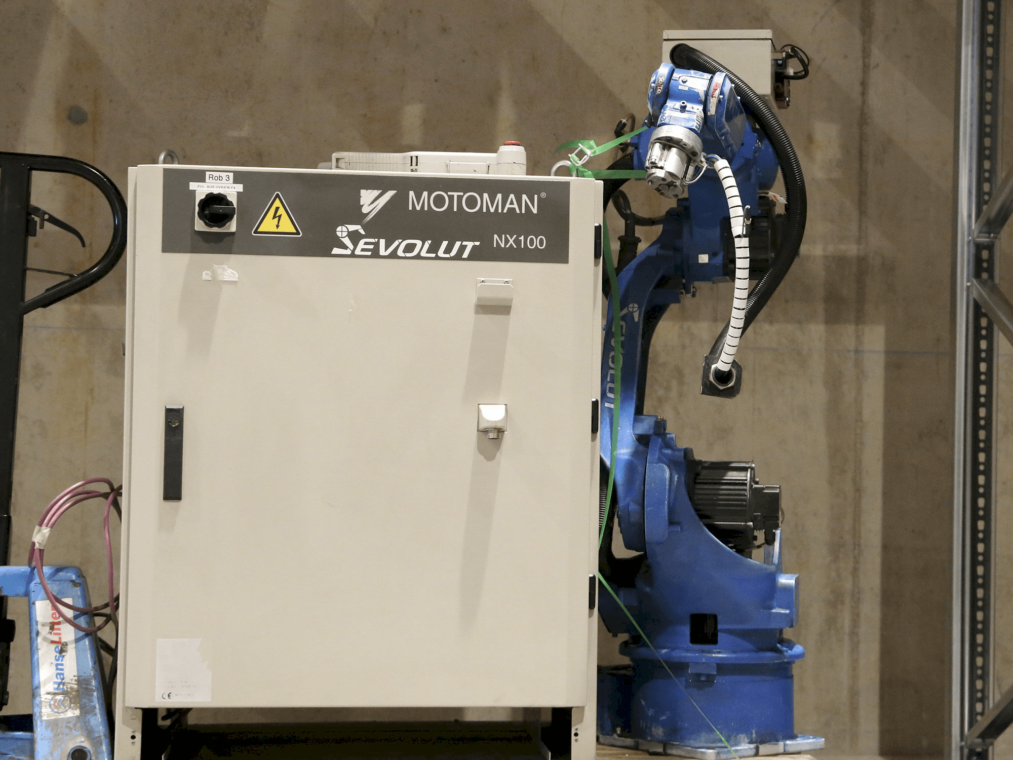 Yaskawa Motoman HP6-maskinen framifrån