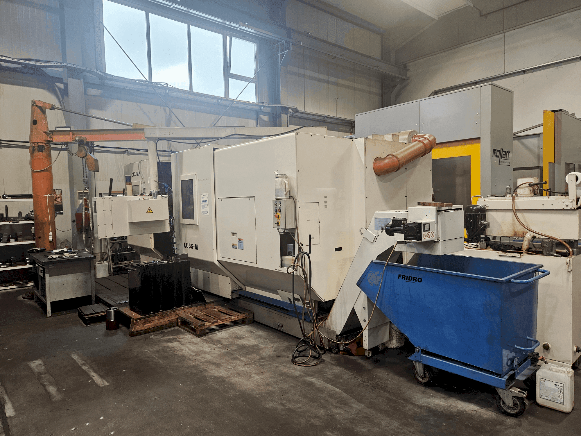 Okuma LU 35-M-maskinen framifrån