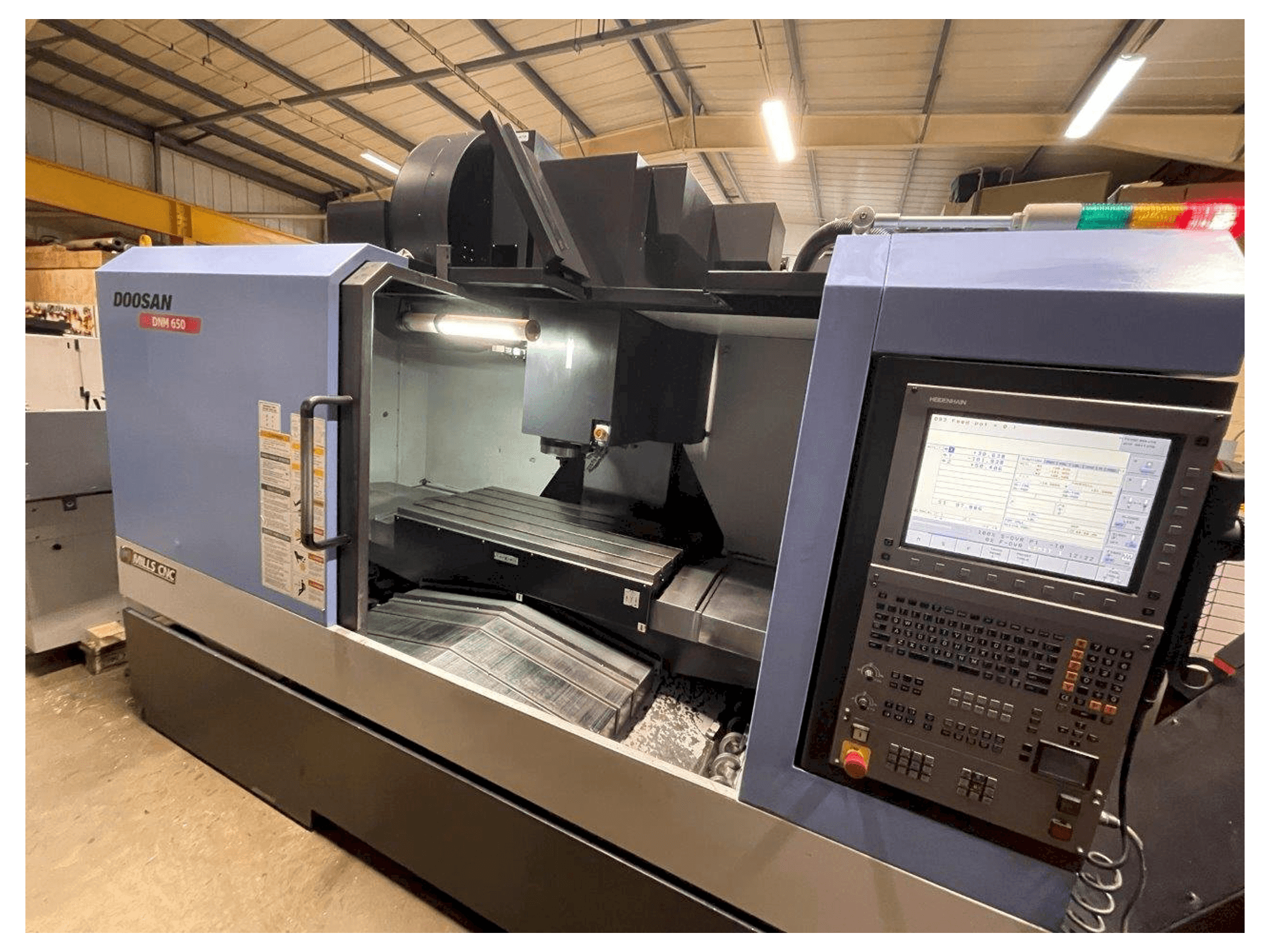 Doosan DNM650-maskinen framifrån