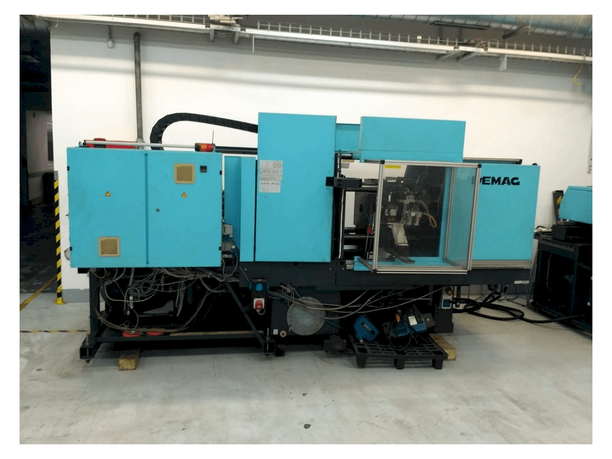 DEMAG Ergotech Concept 800-200-maskinen framifrån