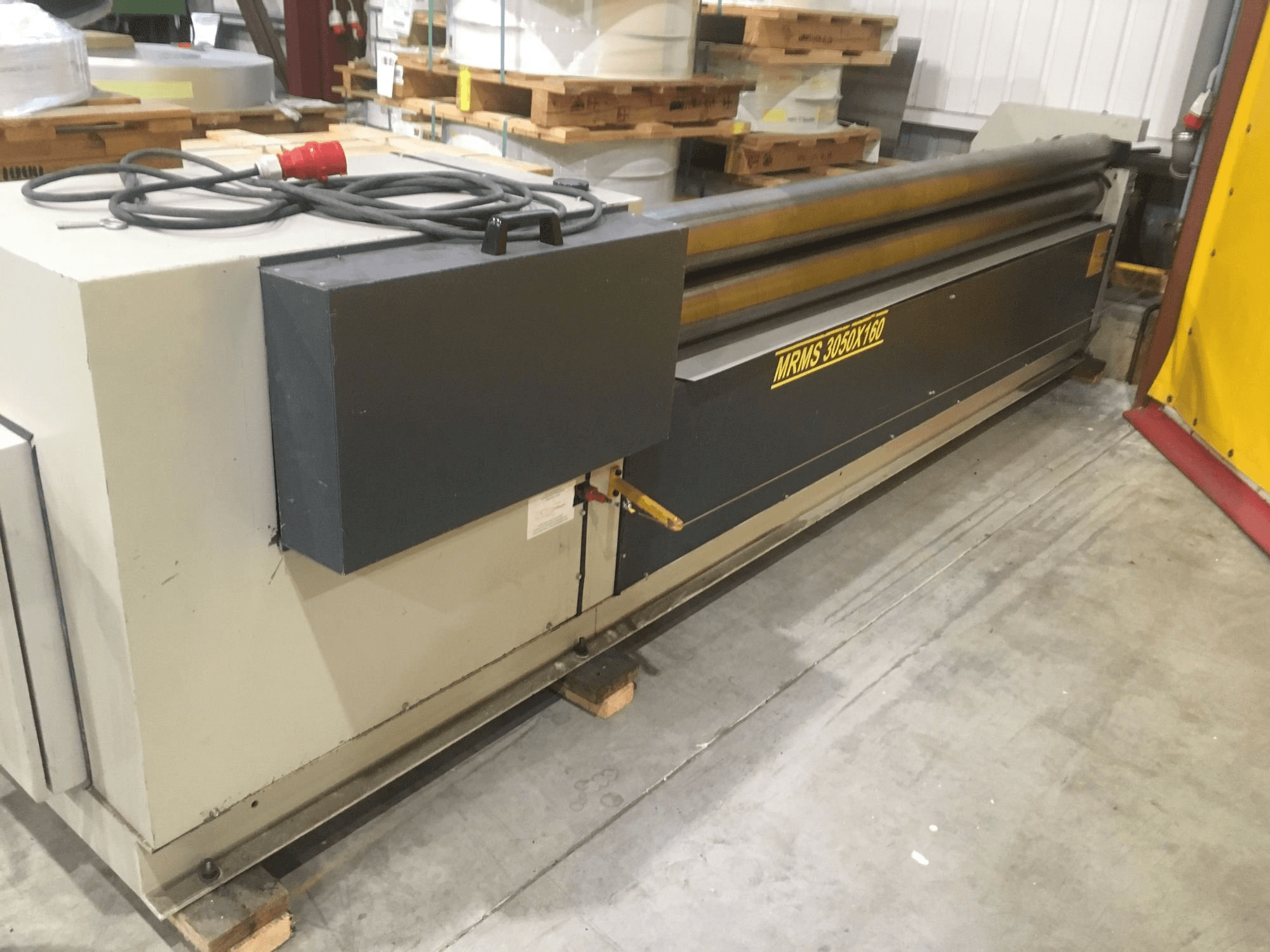 Sahinler MRM-S 3050X160-maskinen framifrån