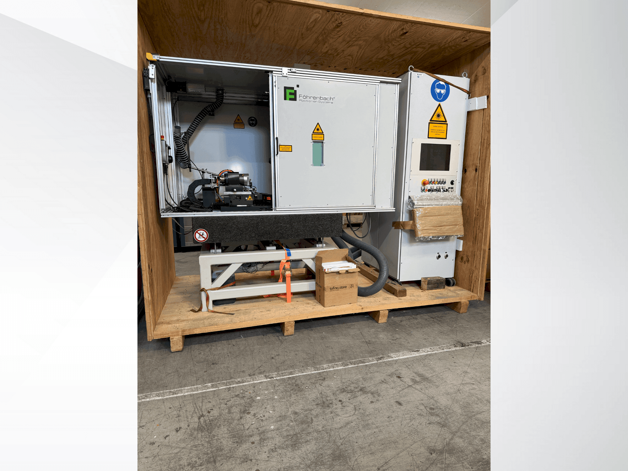 LASAG KLS 246 CL60-maskinen sedd från sidan