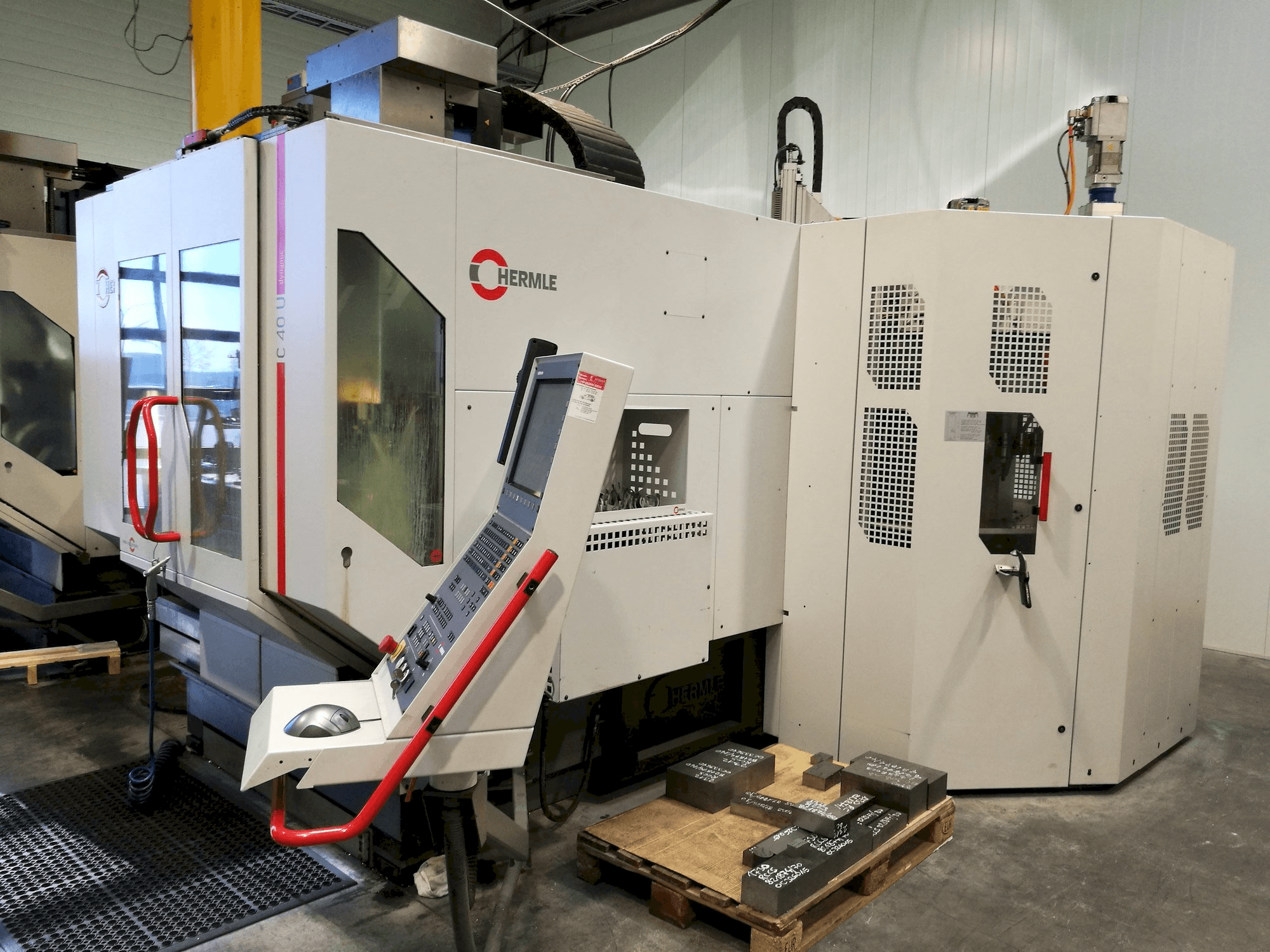HERMLE C40U dynamic-maskinen framifrån