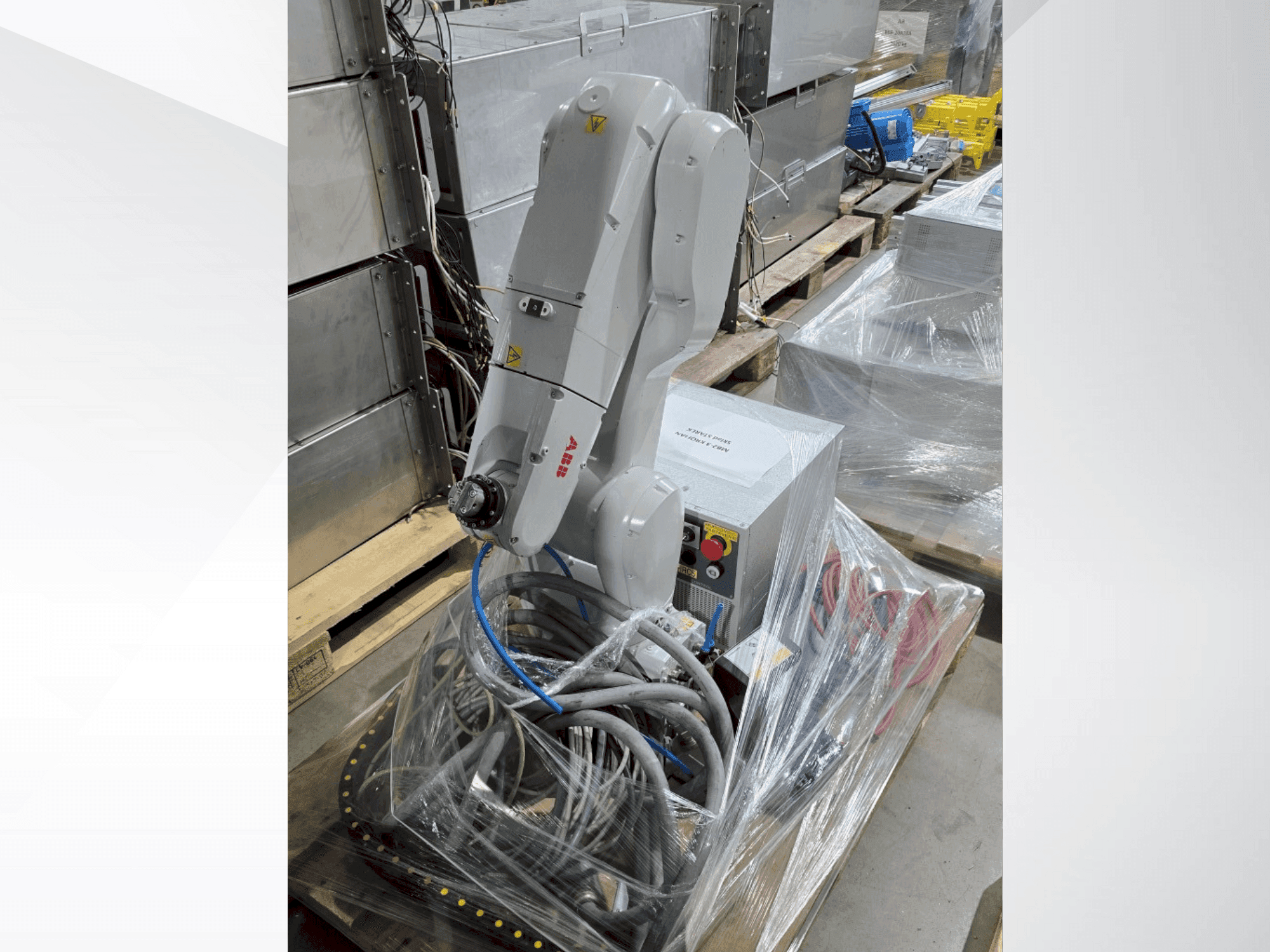 ABB IRB 1200-5/0.9 (2023)-maskinen framifrån