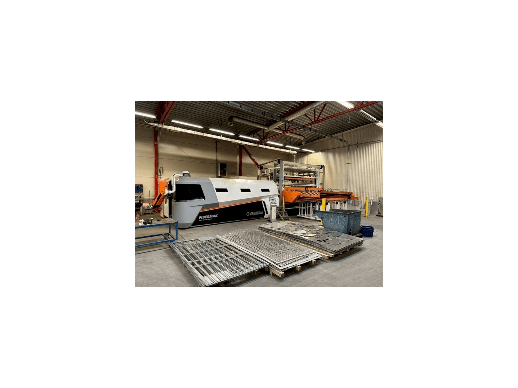 ERMAKSAN Fibermak 4KW-maskinen framifrån