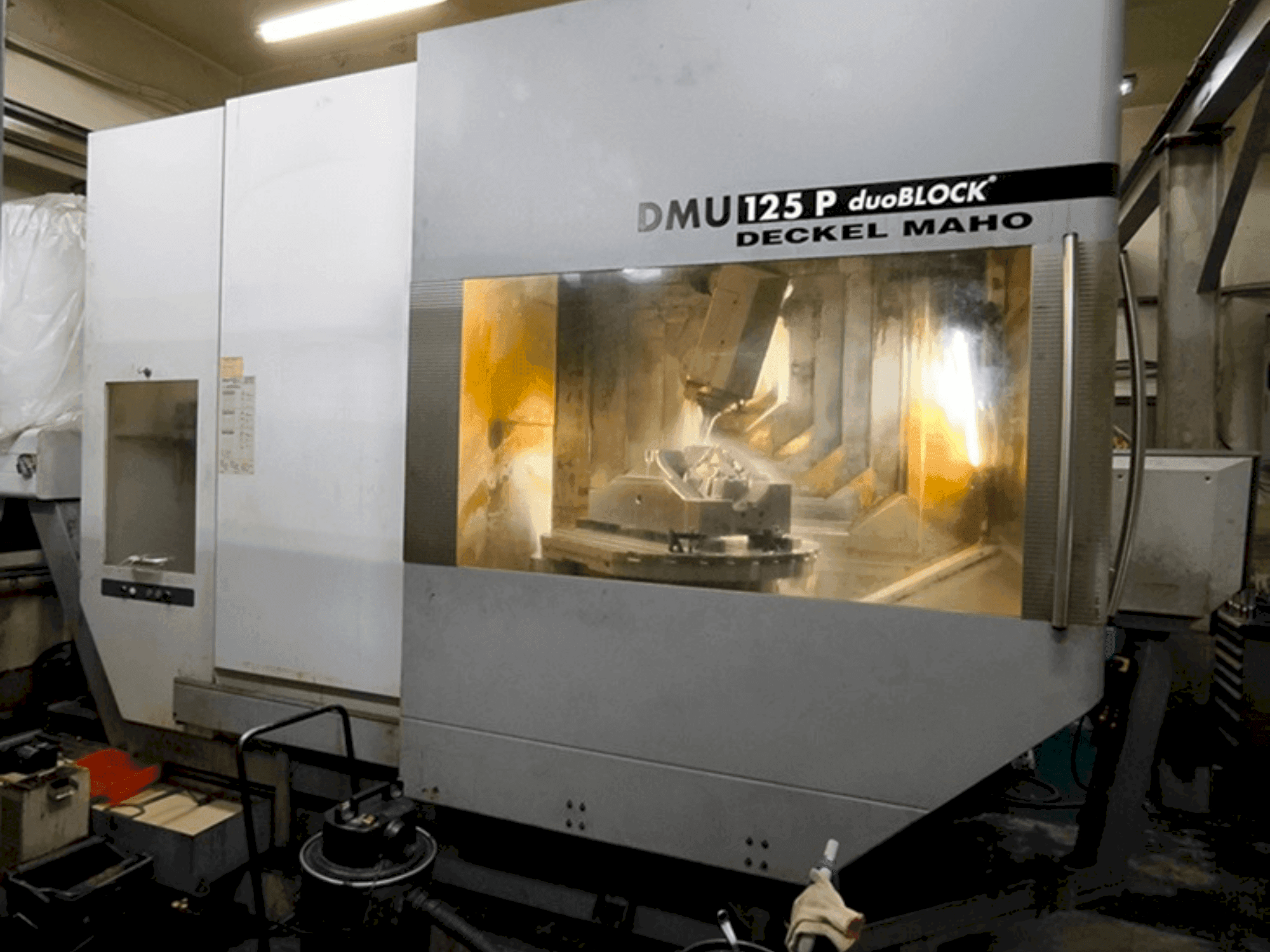 DECKEL MAHO DMU 125 P duoBLOCK-maskinen framifrån