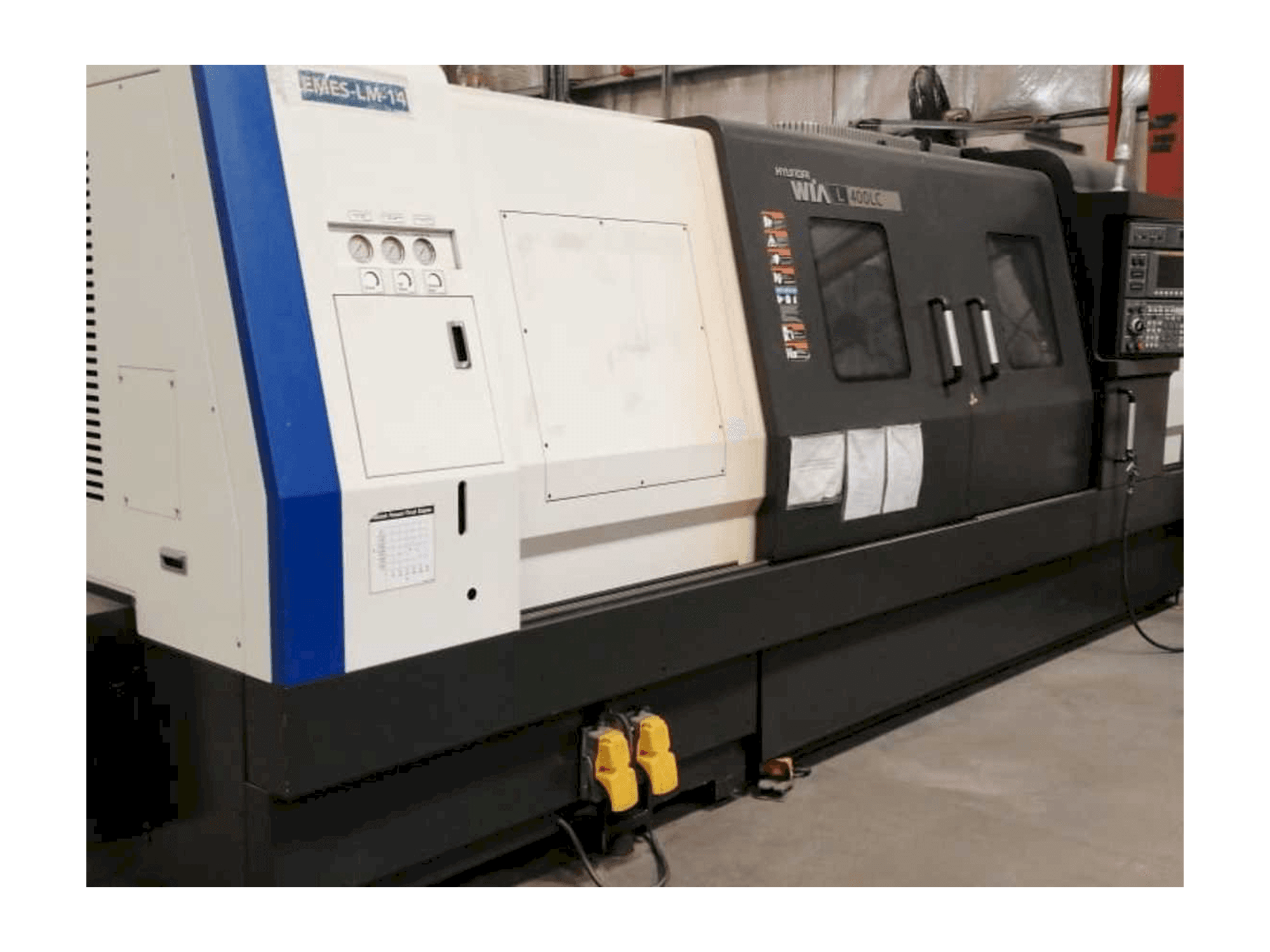 Hyundai Wia L400LC-maskinen framifrån