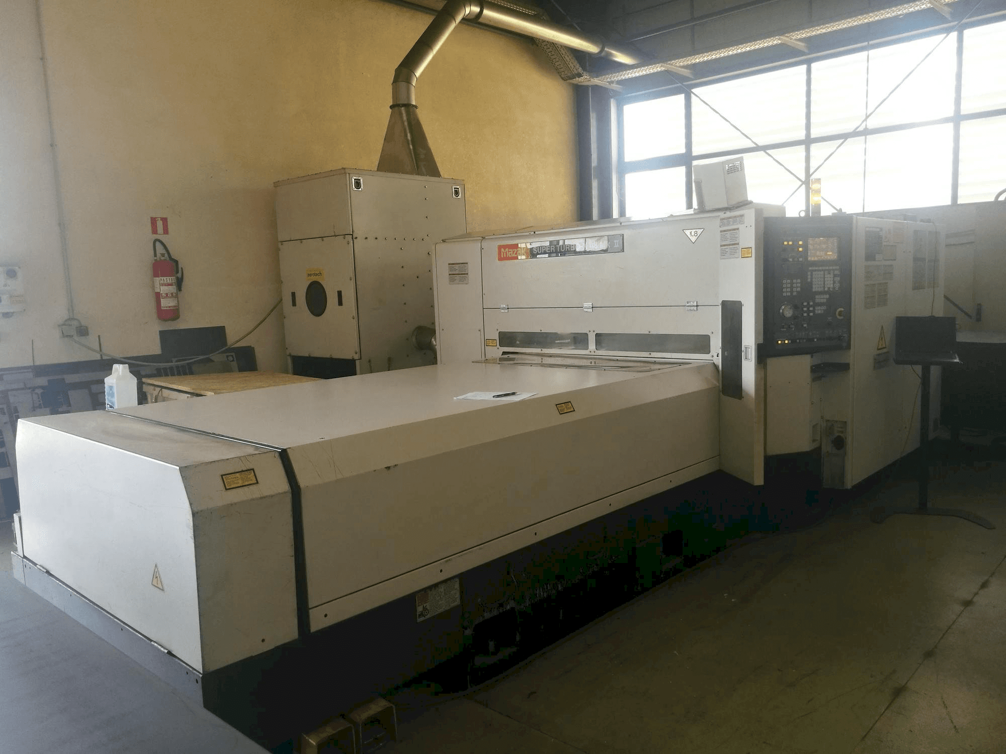 Mazak Super Turbo-X 48 Mk II-maskinen framifrån