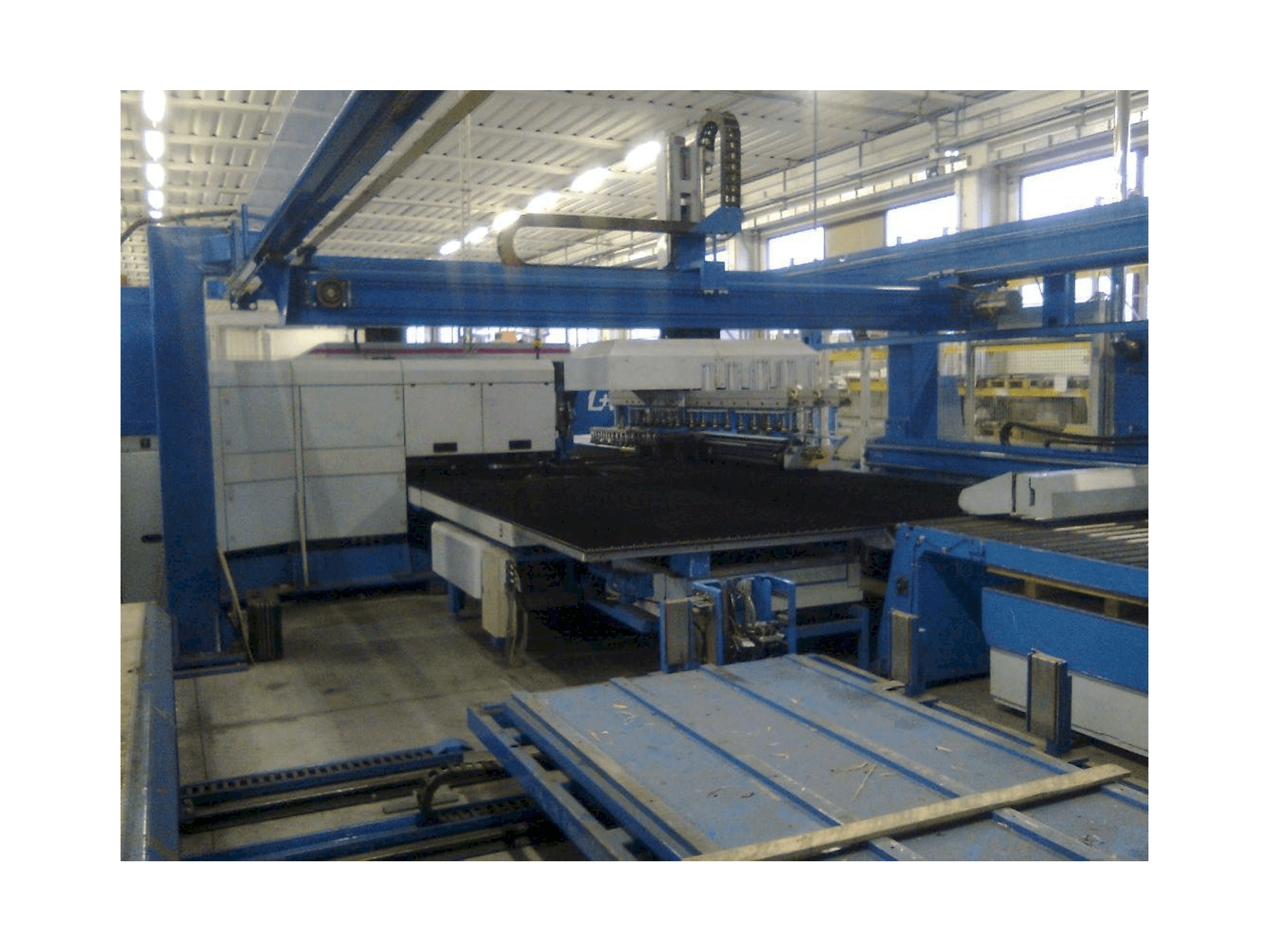 Finn-Power LP6-maskinen framifrån