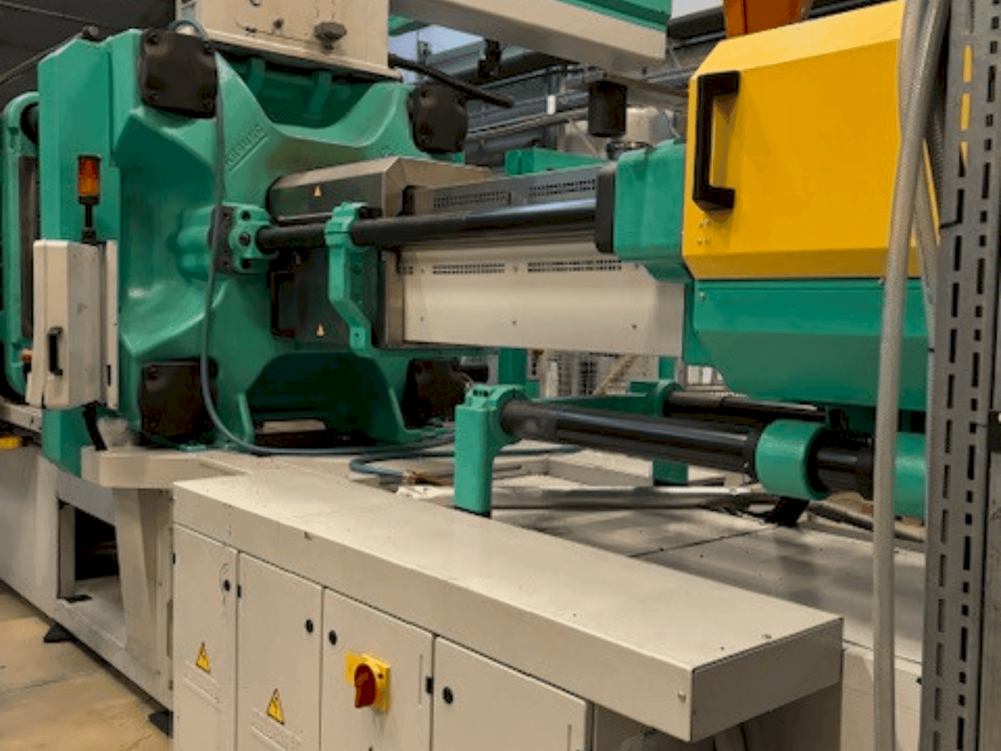 Arburg Allrounder 920S 5000-3200-maskinen framifrån