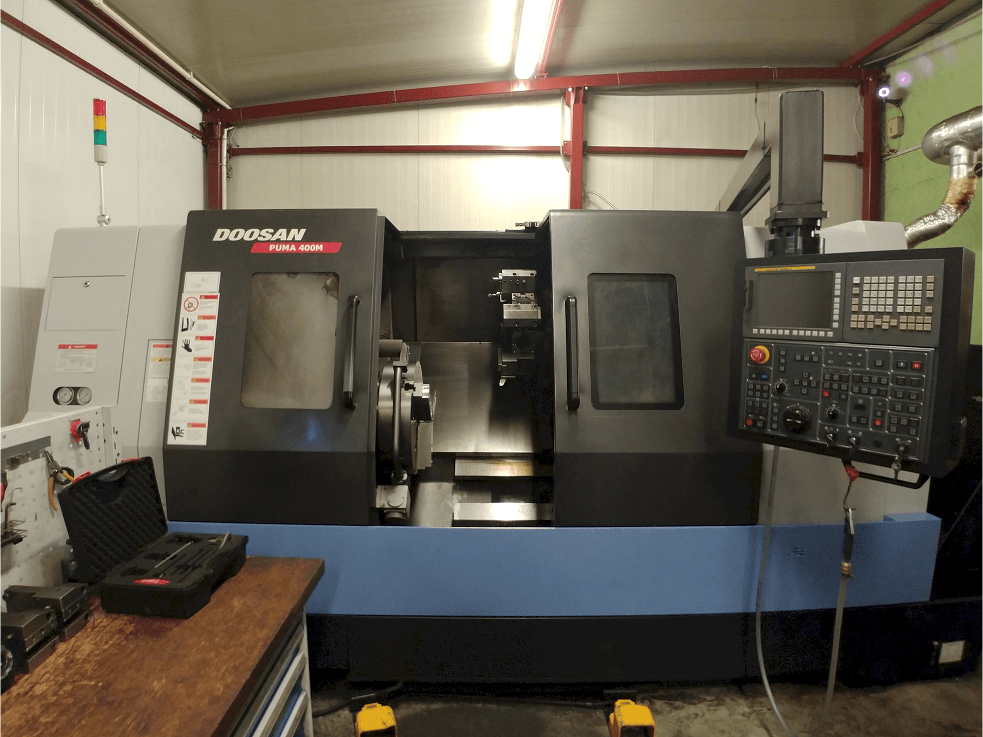 Doosan-maskinen framifrånPuma 400MC