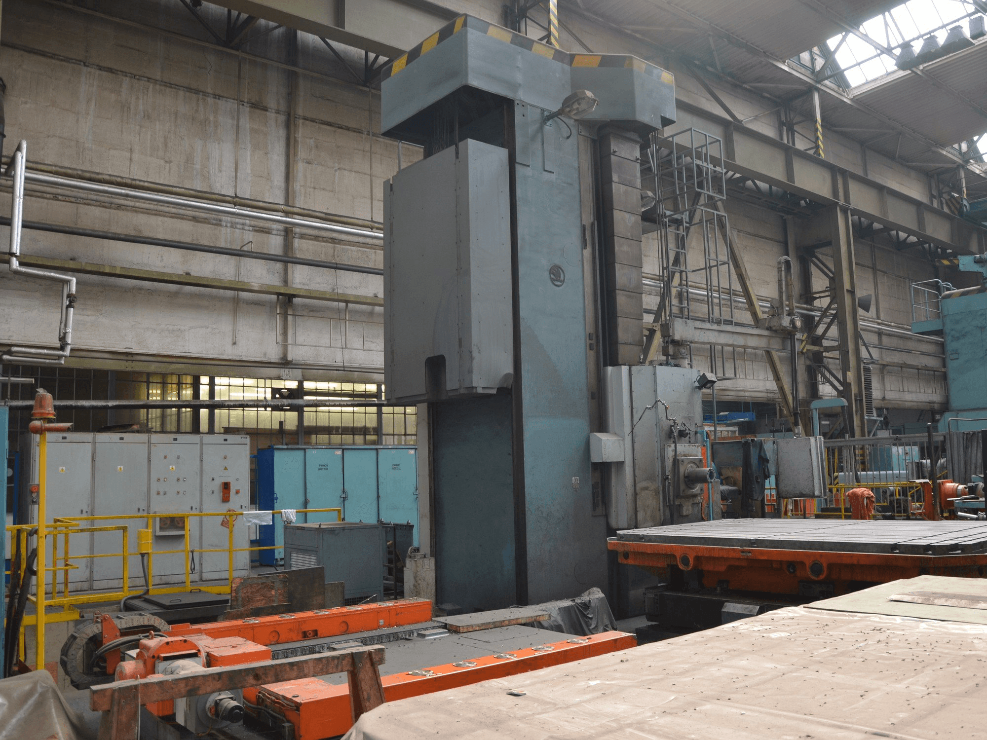 SKODA W 180NC-maskinen sedd från vänster sida