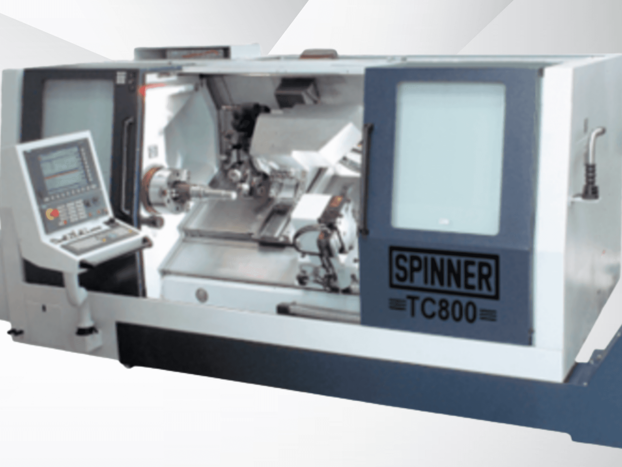 SPINNER TC800 110MCY svarv-fräscenter, framifrån med kontrollpanelen och maskinens inre, inklusive spindel och skärverktyg.