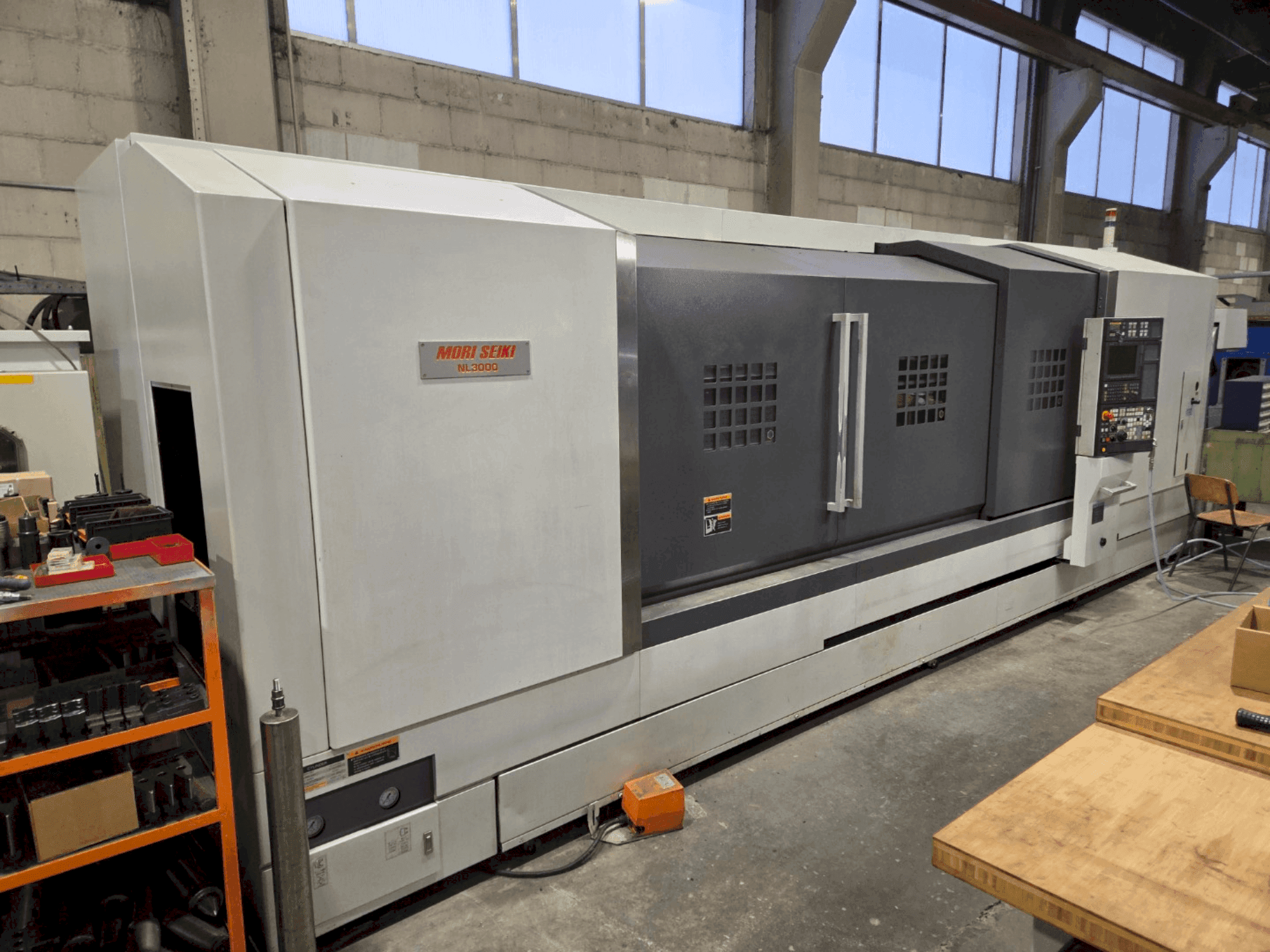 MORI SEIKI MORI SEIKI NL3000/3000-maskinen framifrån