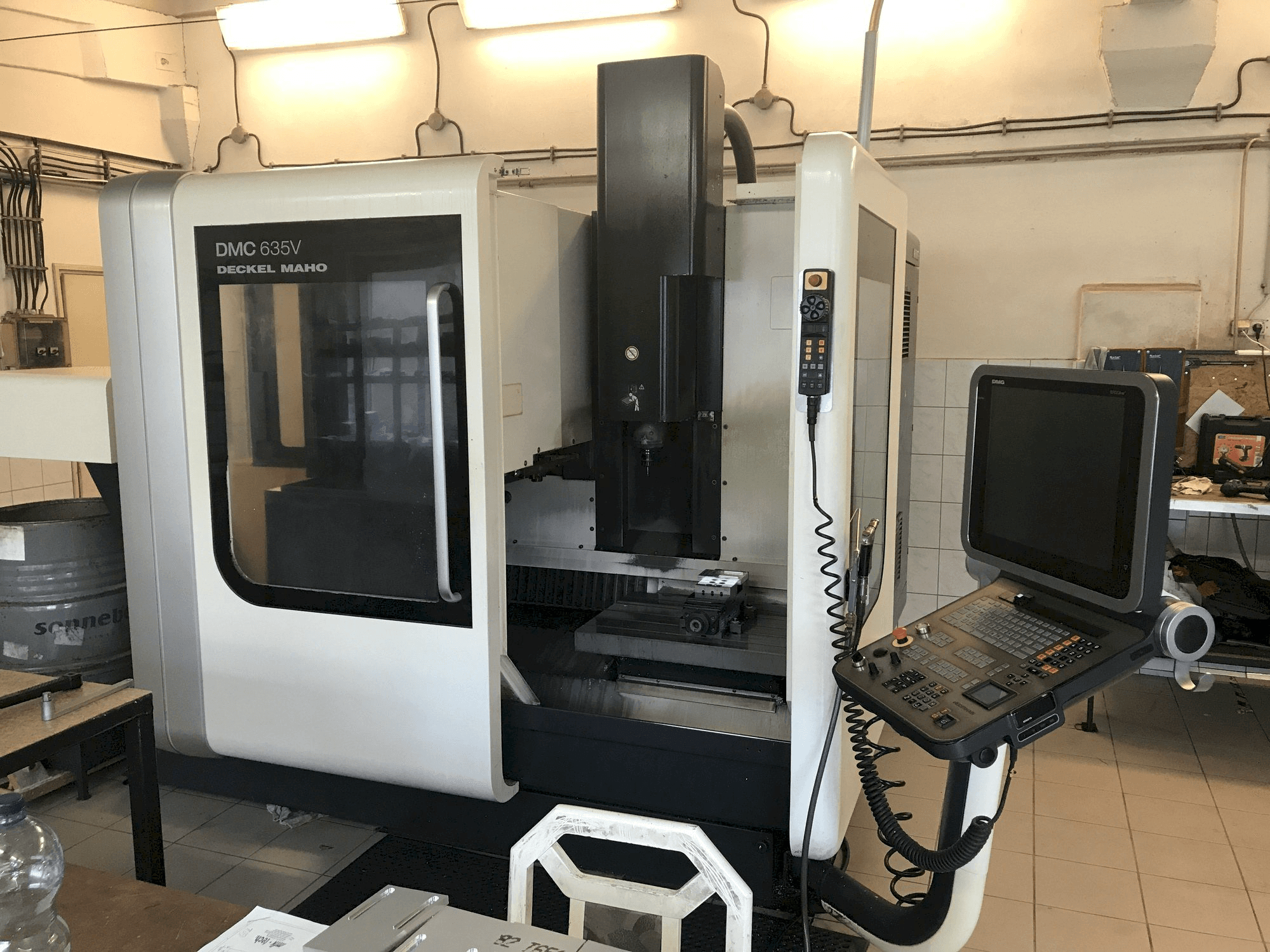 DECKEL MAHO DMC 635V-maskinen framifrån
