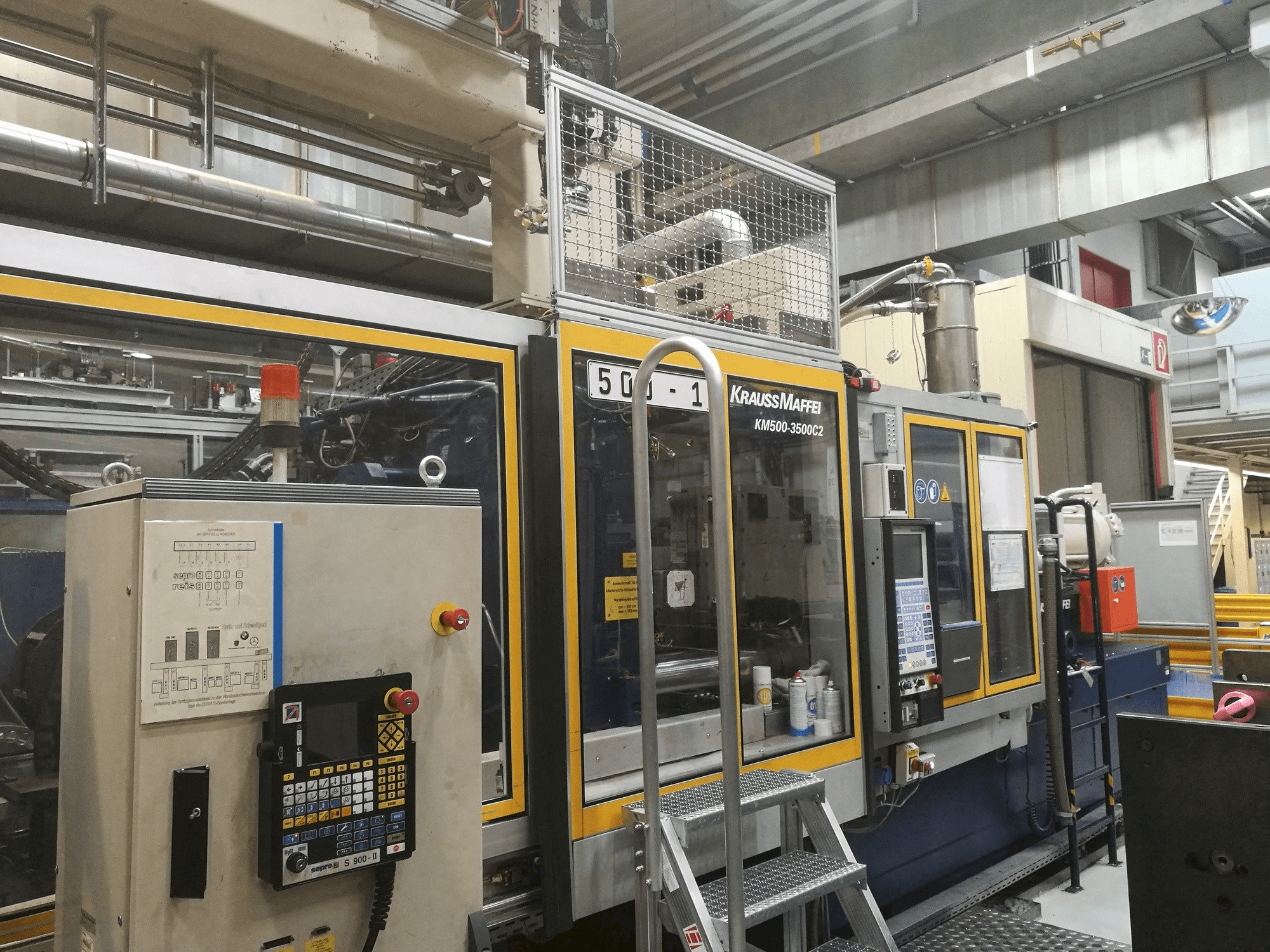 Krauss Maffei 500-3500 C2-maskinen framifrån