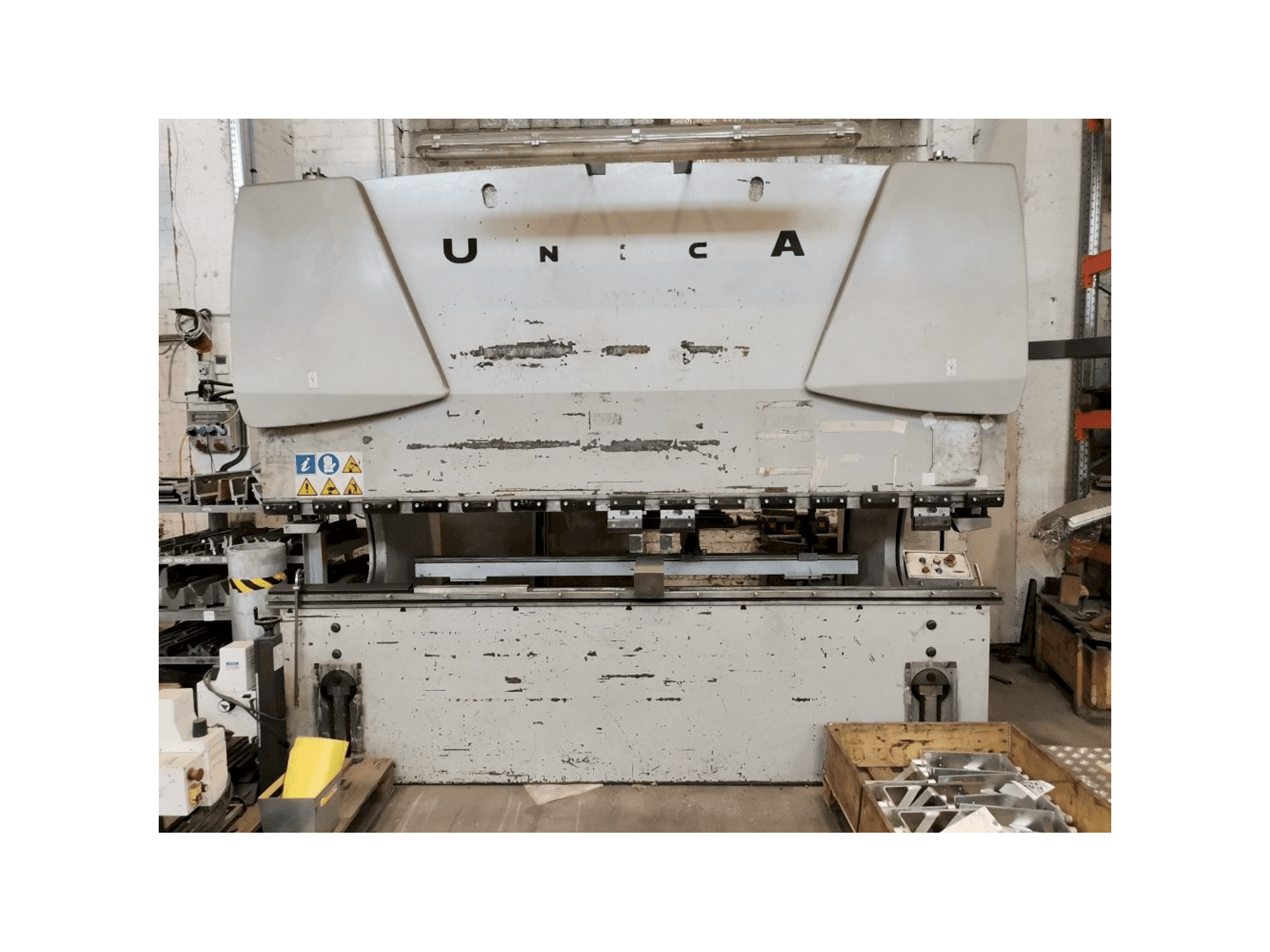 Warcom UNICA30-100-maskinen framifrån