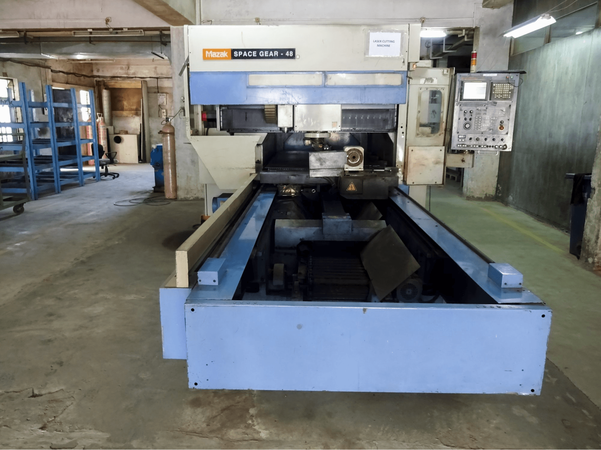 1 Mazak-maskinen sedd från högerSPACE GEAR-48