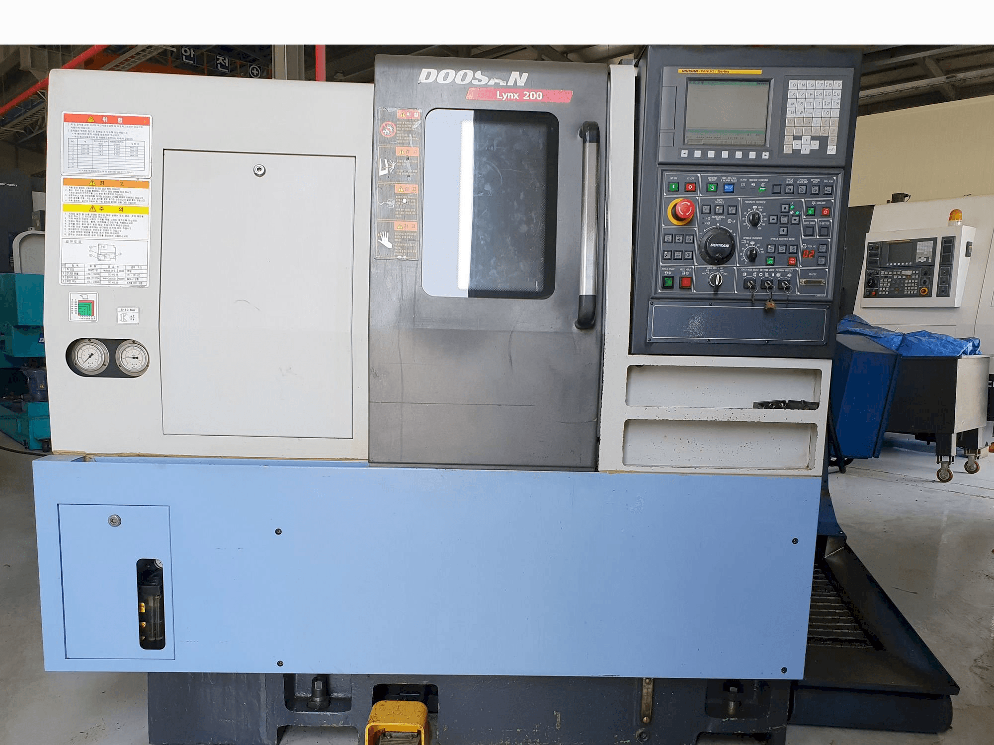 Doosan LYNX 200 A-maskinen framifrån