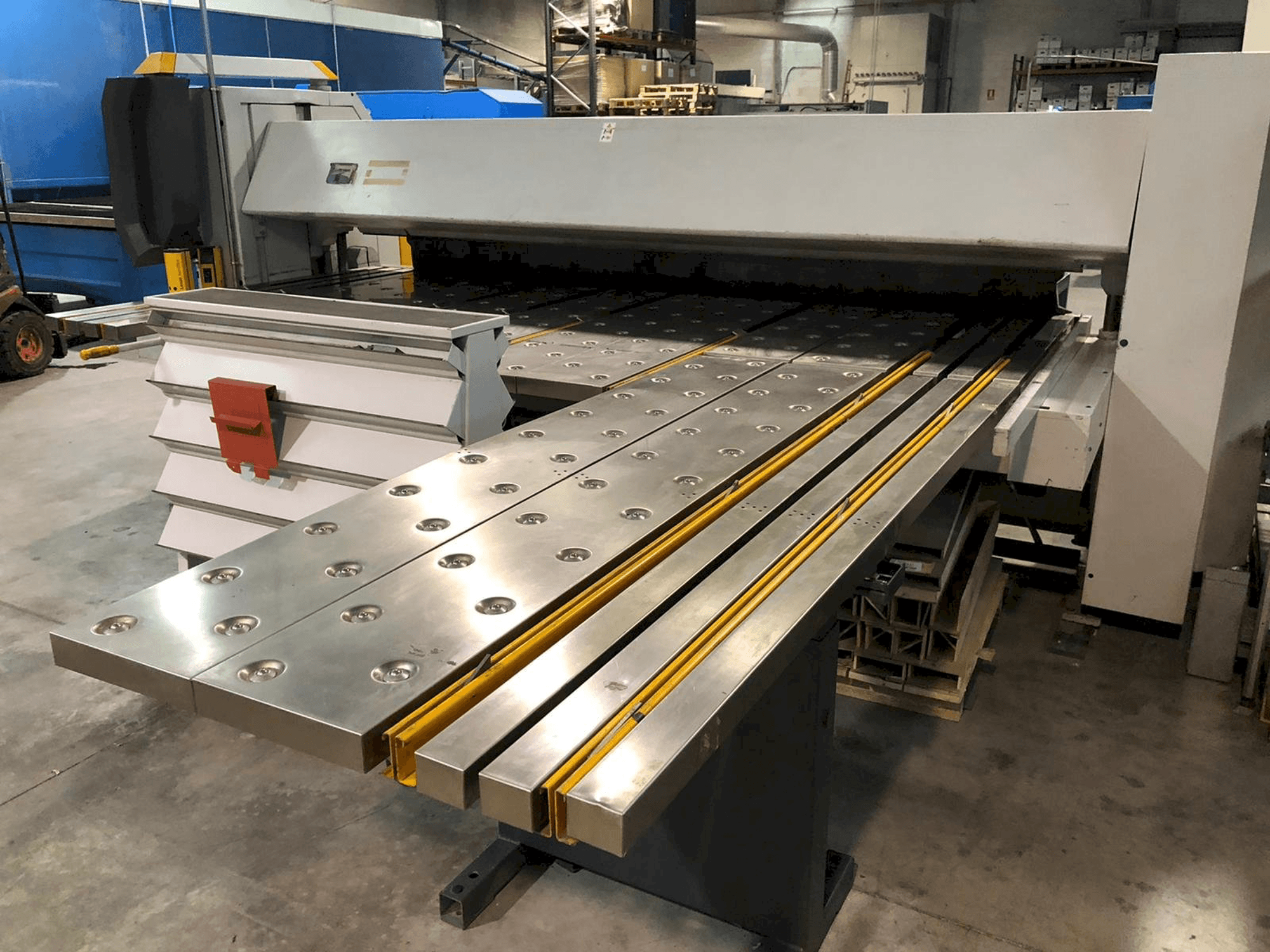 RAS Flexibend 73.30-maskinen framifrån