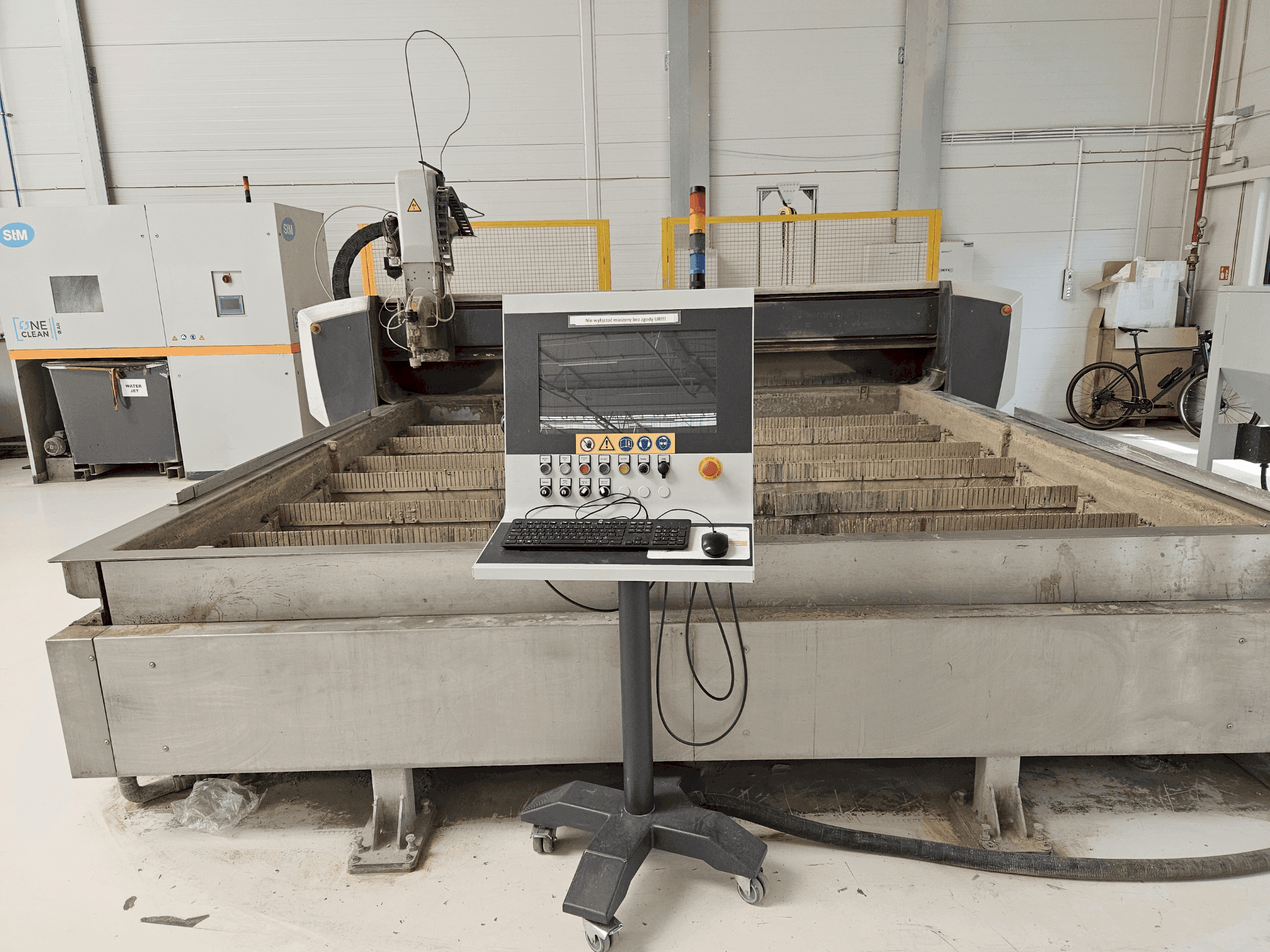 STM WS3030 Wanne 4.2-maskinen framifrån