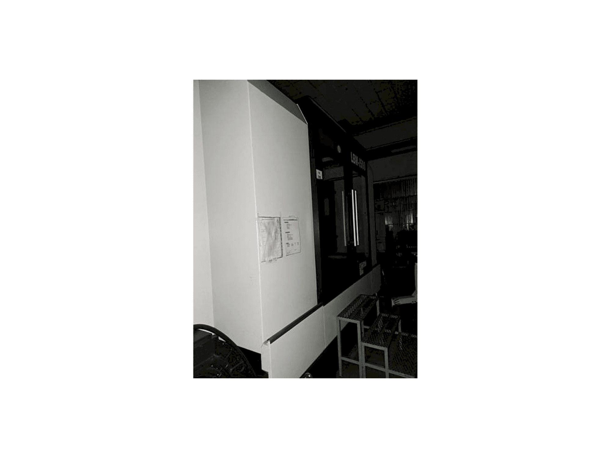 Eumach LBM-1500-maskinen sedd från vänster