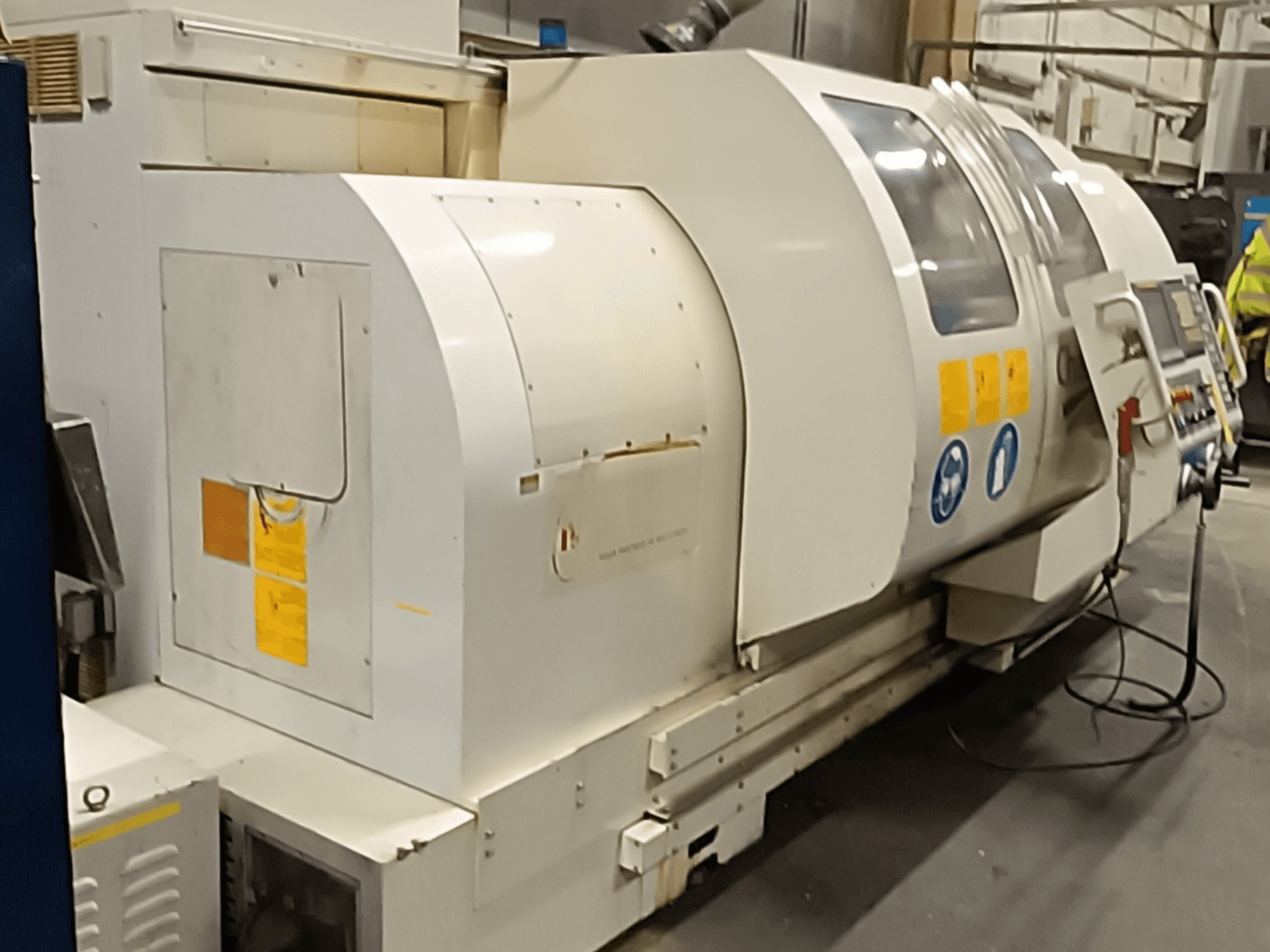 Horisontell svarv MONDIALE BNC-2260XL, sidovy, med kontrollpanel och säkerhetsetiketter.