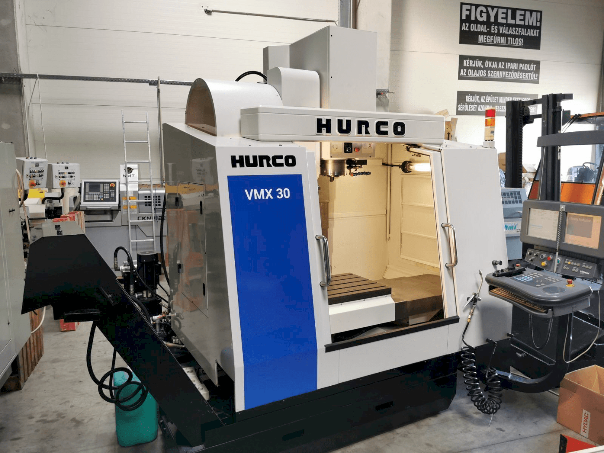 Hurco VMX30-maskinen framifrån