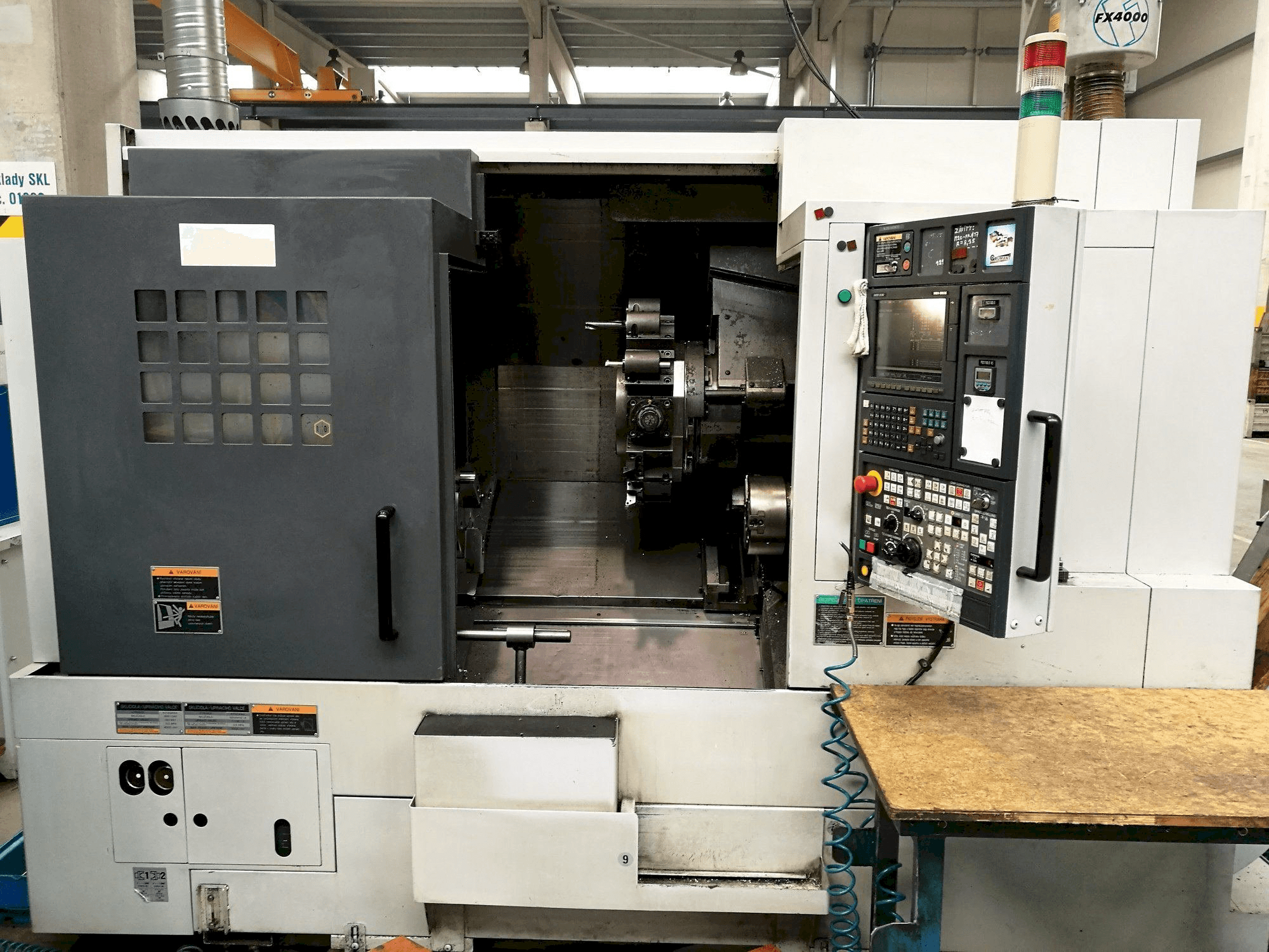 MORI SEIKI NL 2500 SMC-maskinen framifrån