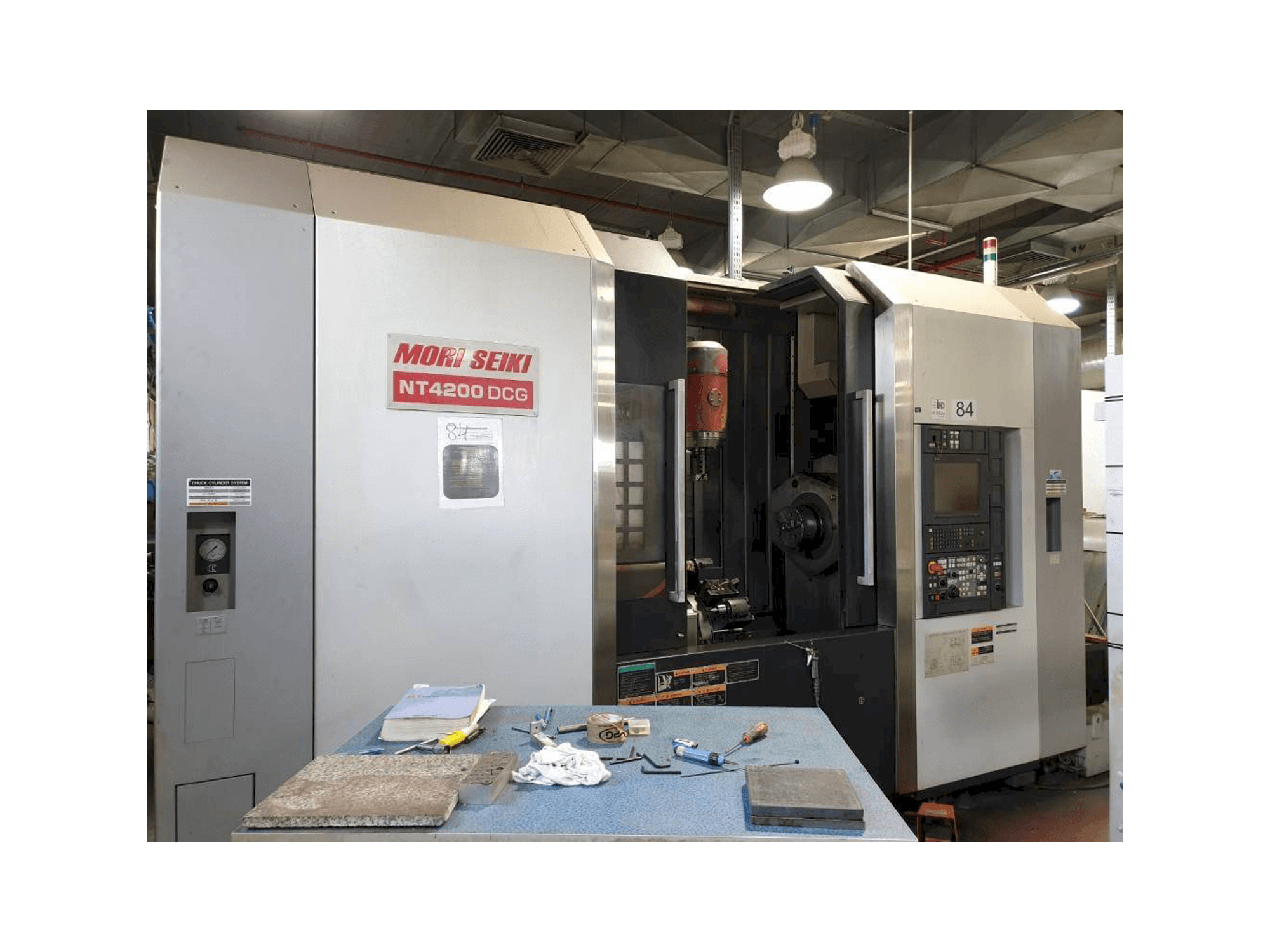 MORI SEIKI NT4200 DCG-maskinen framifrån