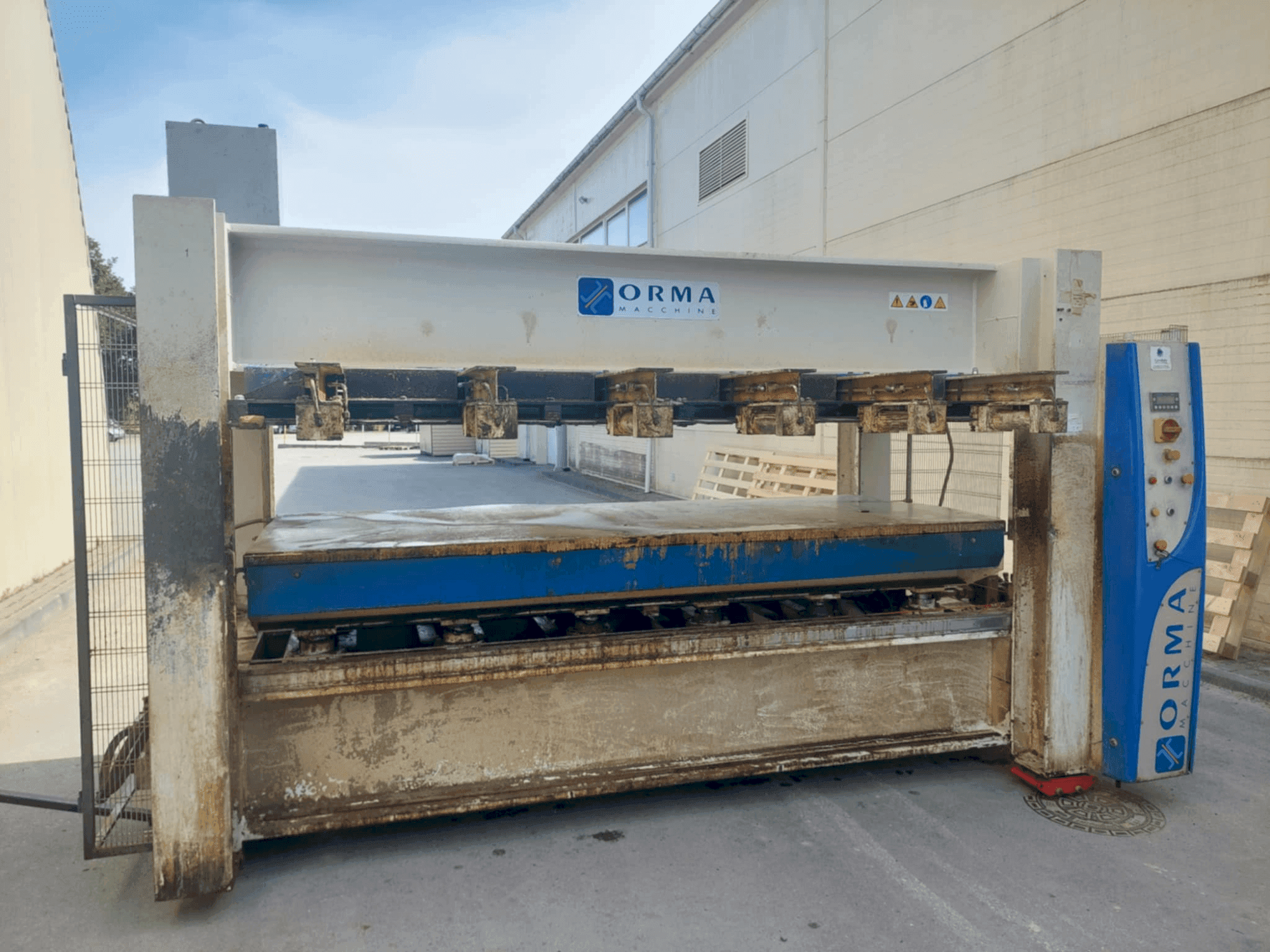 ORMA NPC/L DIGIT30/13AF-BO-maskinen framifrån