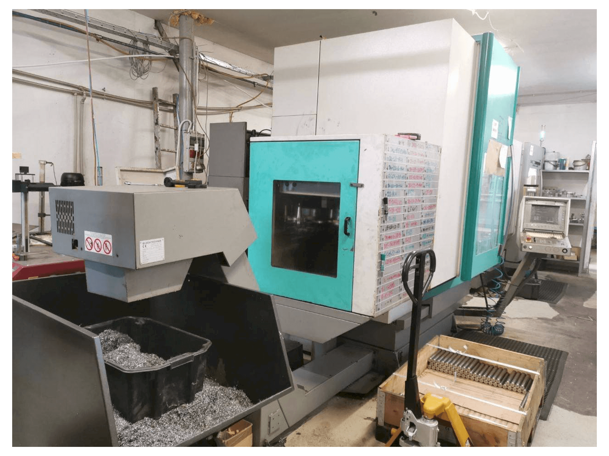 DECKEL MAHO 70 V-maskinen framifrån