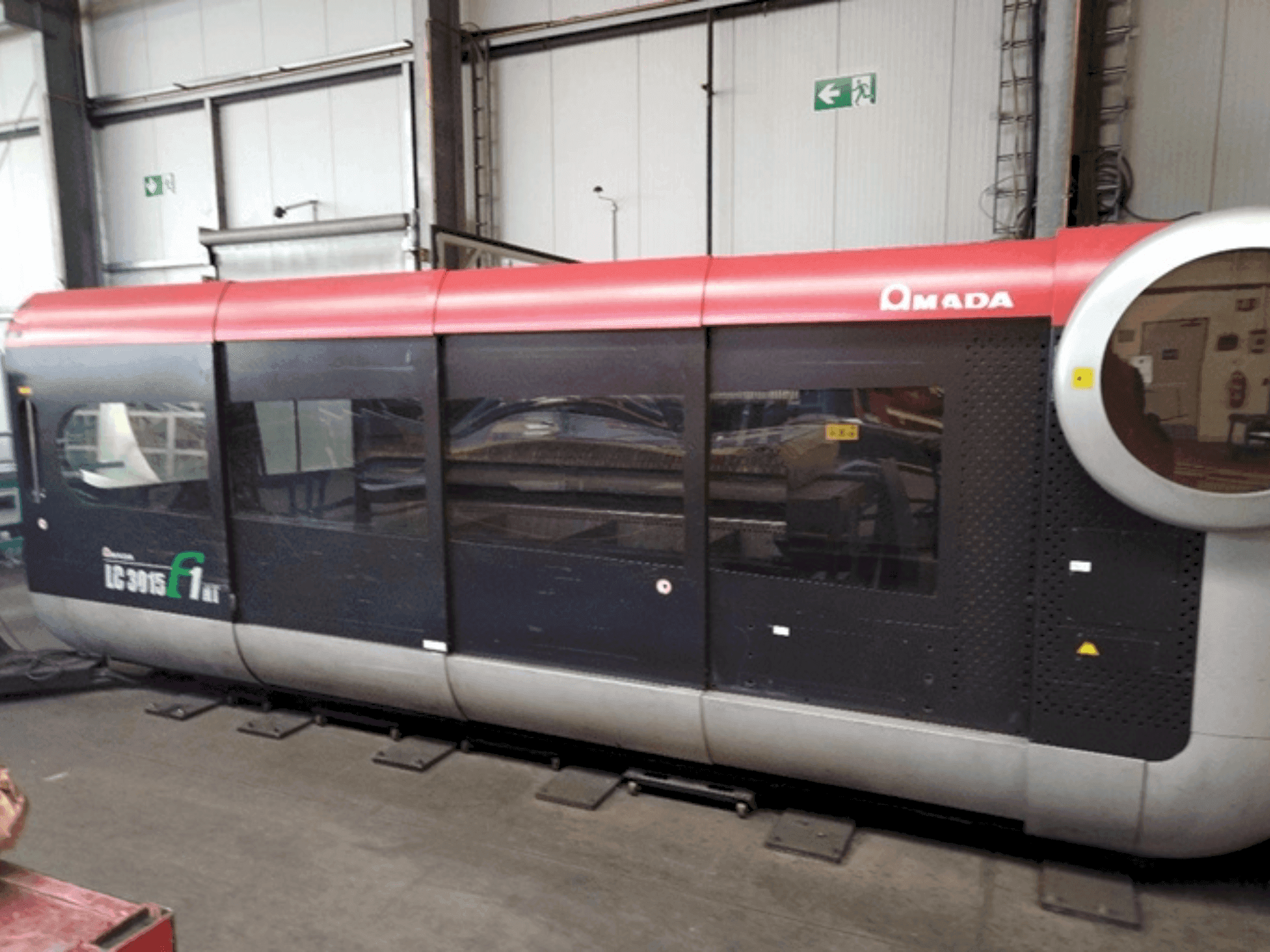 AMADA LC 3015 F1 NT-maskinen framifrån