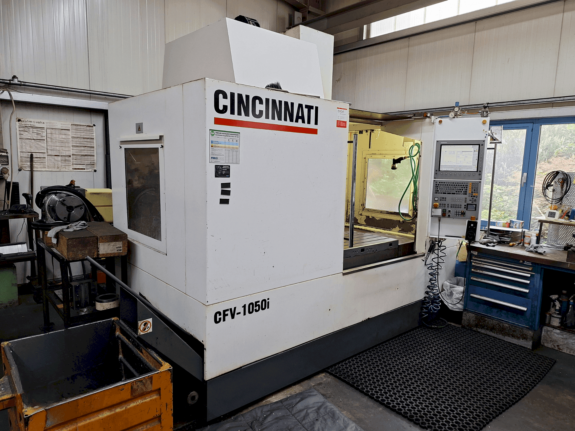 Cincinnati CFV-1050i-maskinen framifrån